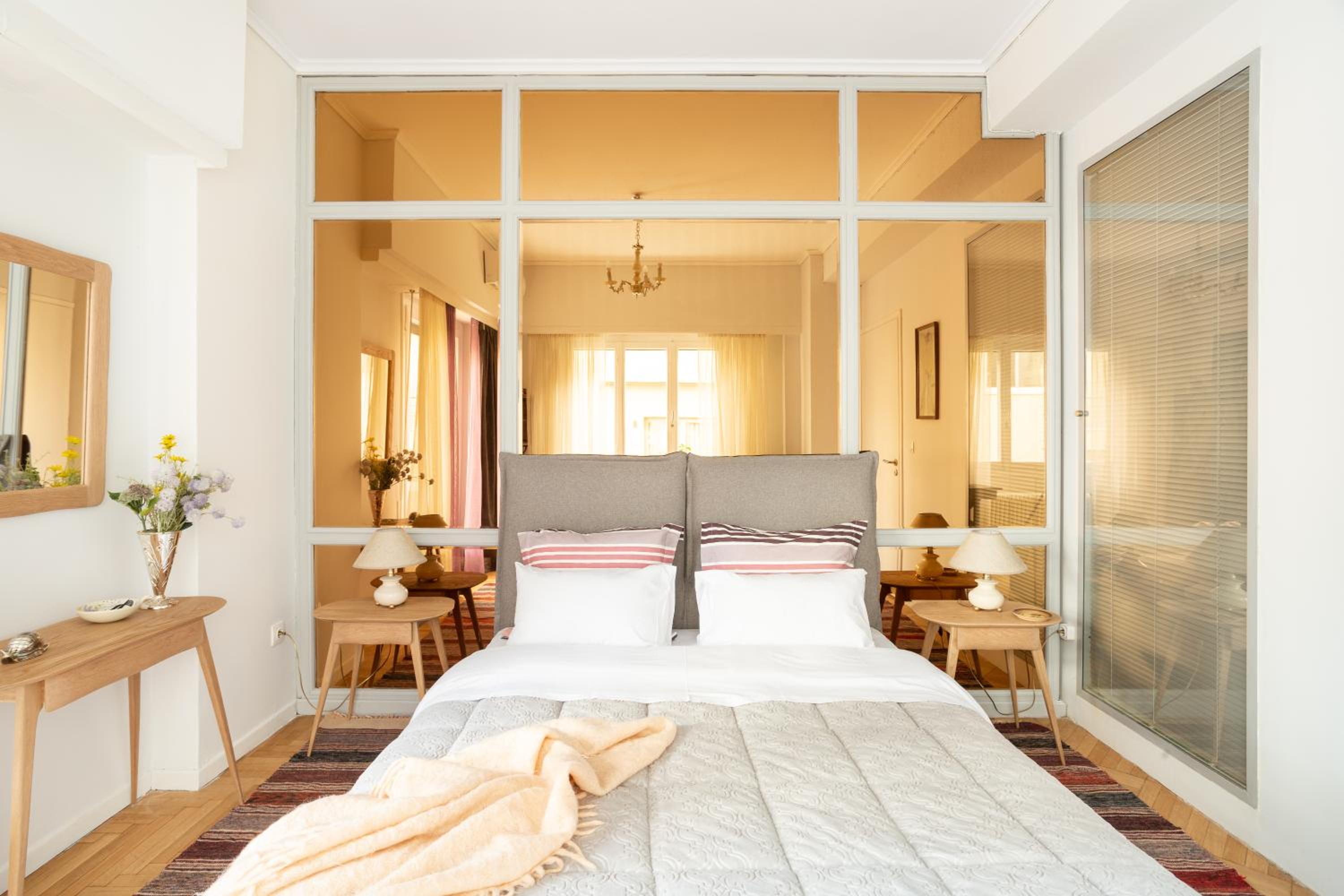 A Short Walk to Syntagma and Plaka by Athenian Homes