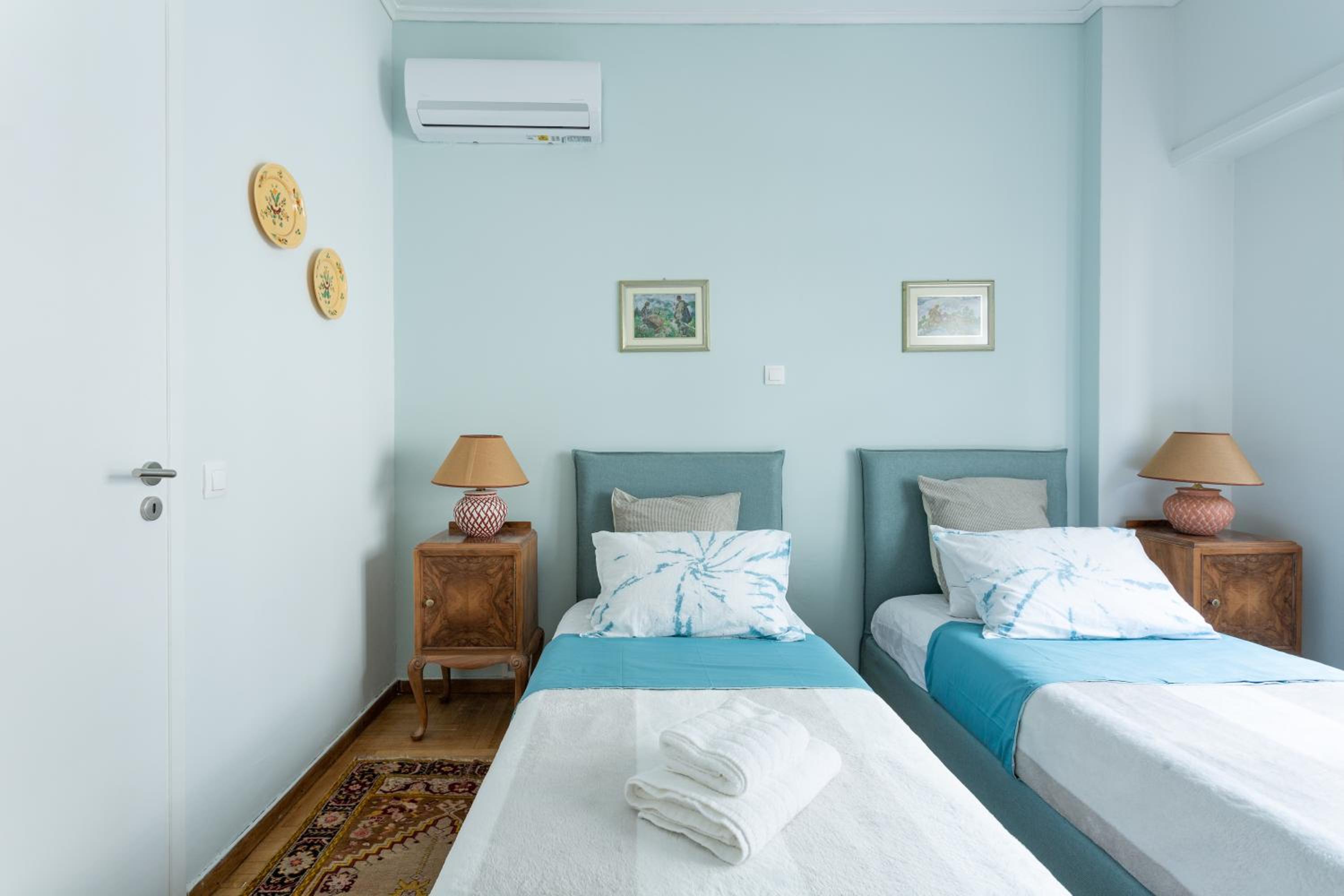 A Short Walk to Syntagma and Plaka by Athenian Homes