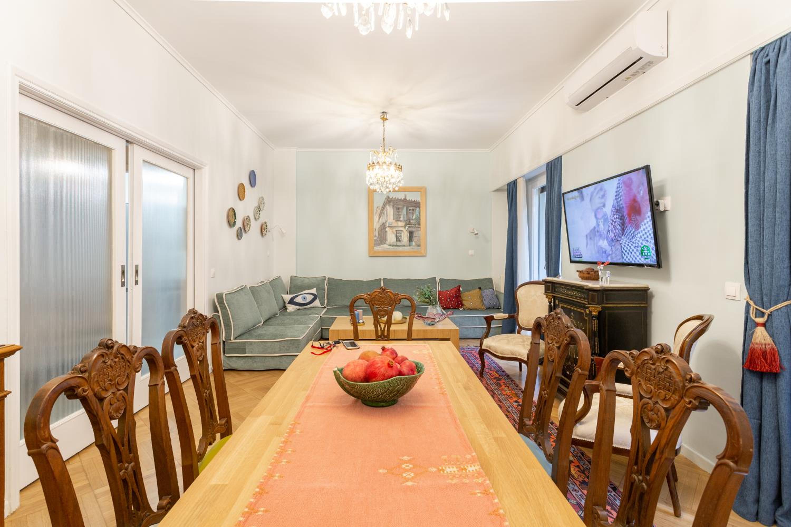 A Short Walk to Syntagma and Plaka by Athenian Homes