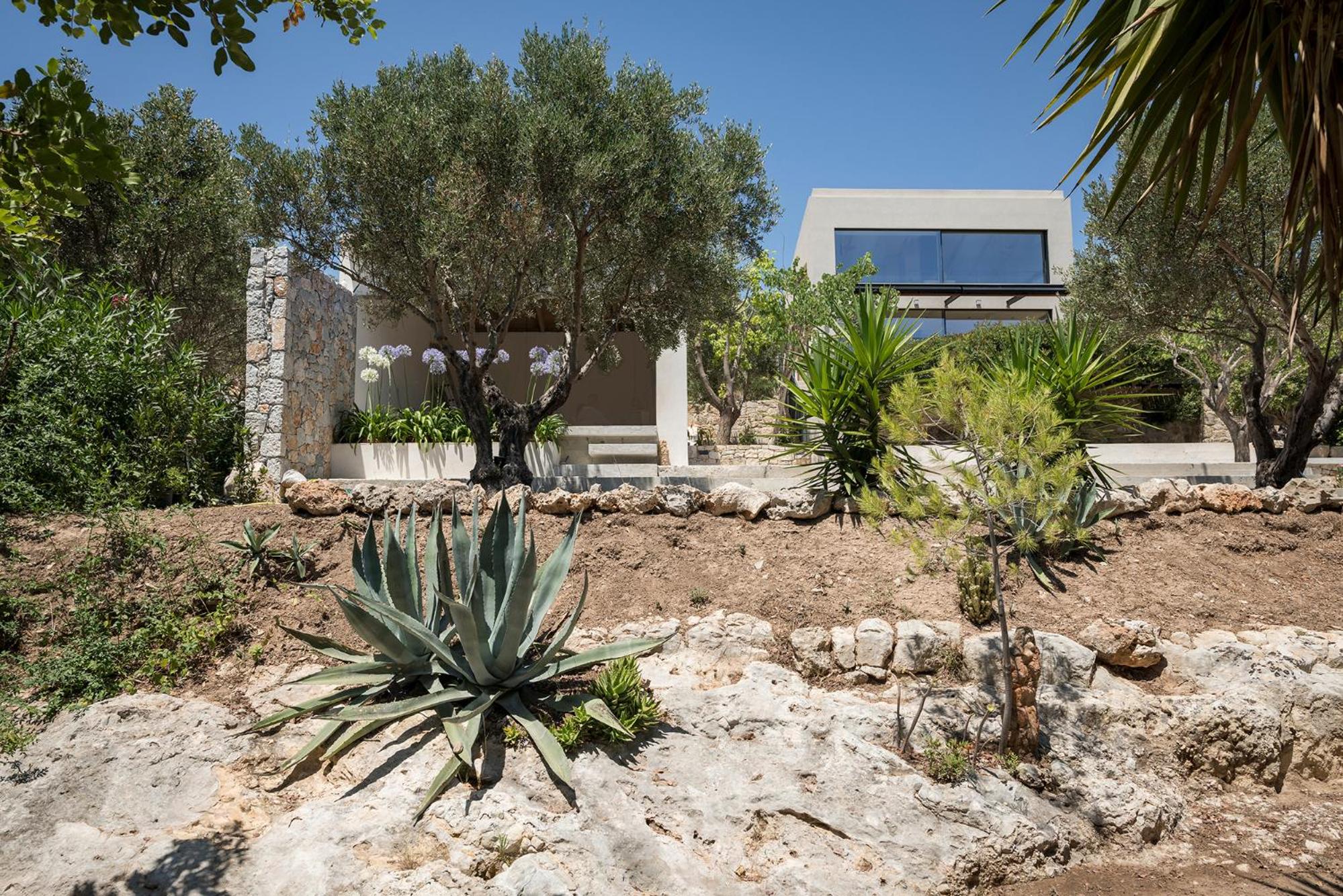 OPENNESS House by the sea