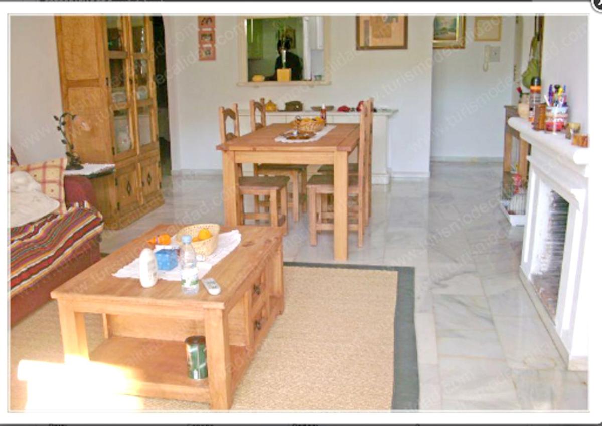 2 bedrooms appartement at Estepona 800 m away from the beach with shared pool and furnished balcony