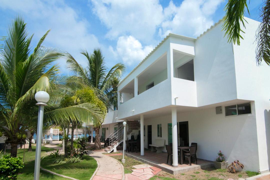 Hotel Habitacion Coveñitas 202 - Image 1