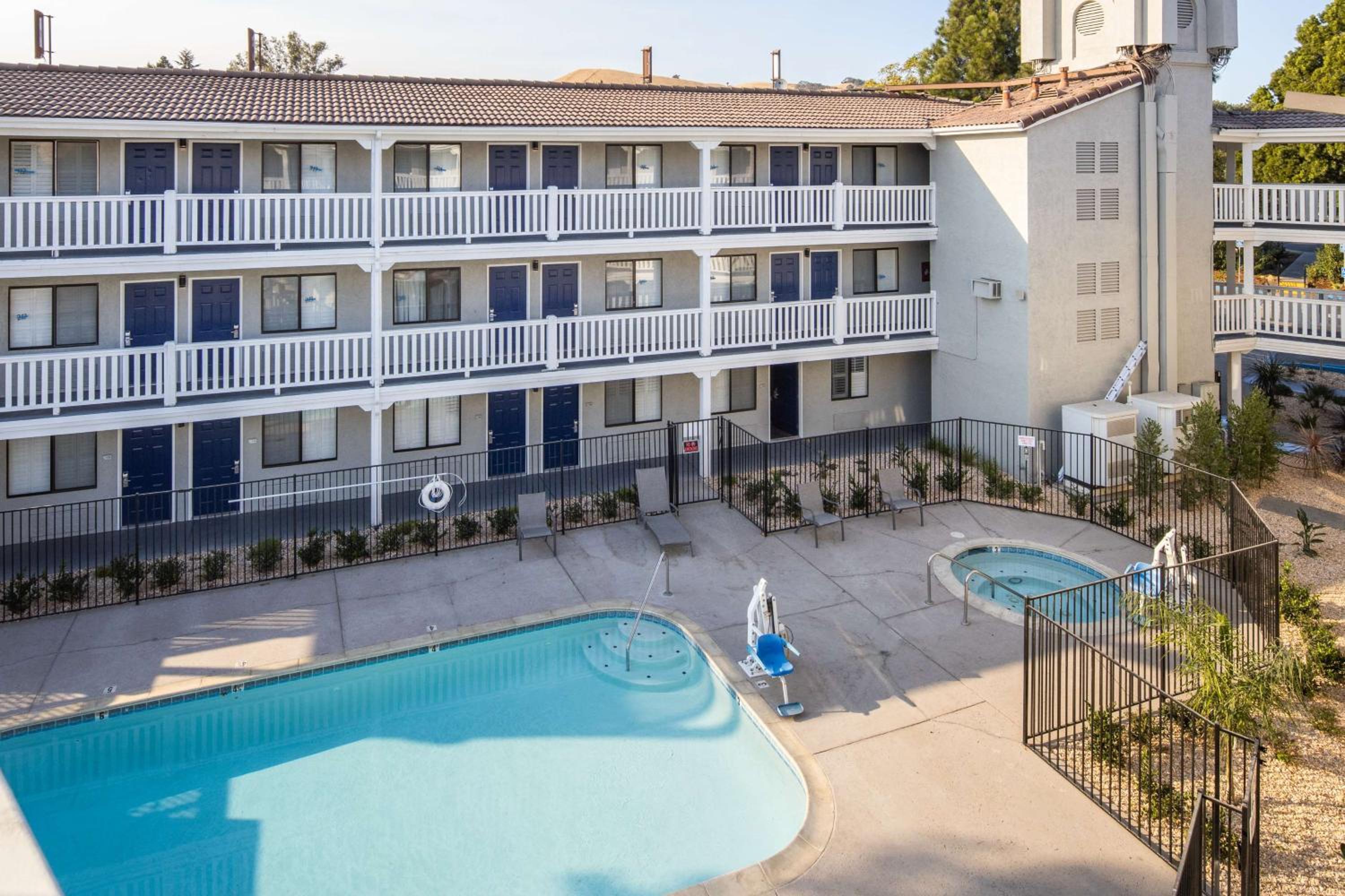 Fairfield Vacations - SureStay Hotel by Best Western Fairfield Napa Valley - Property Image 1