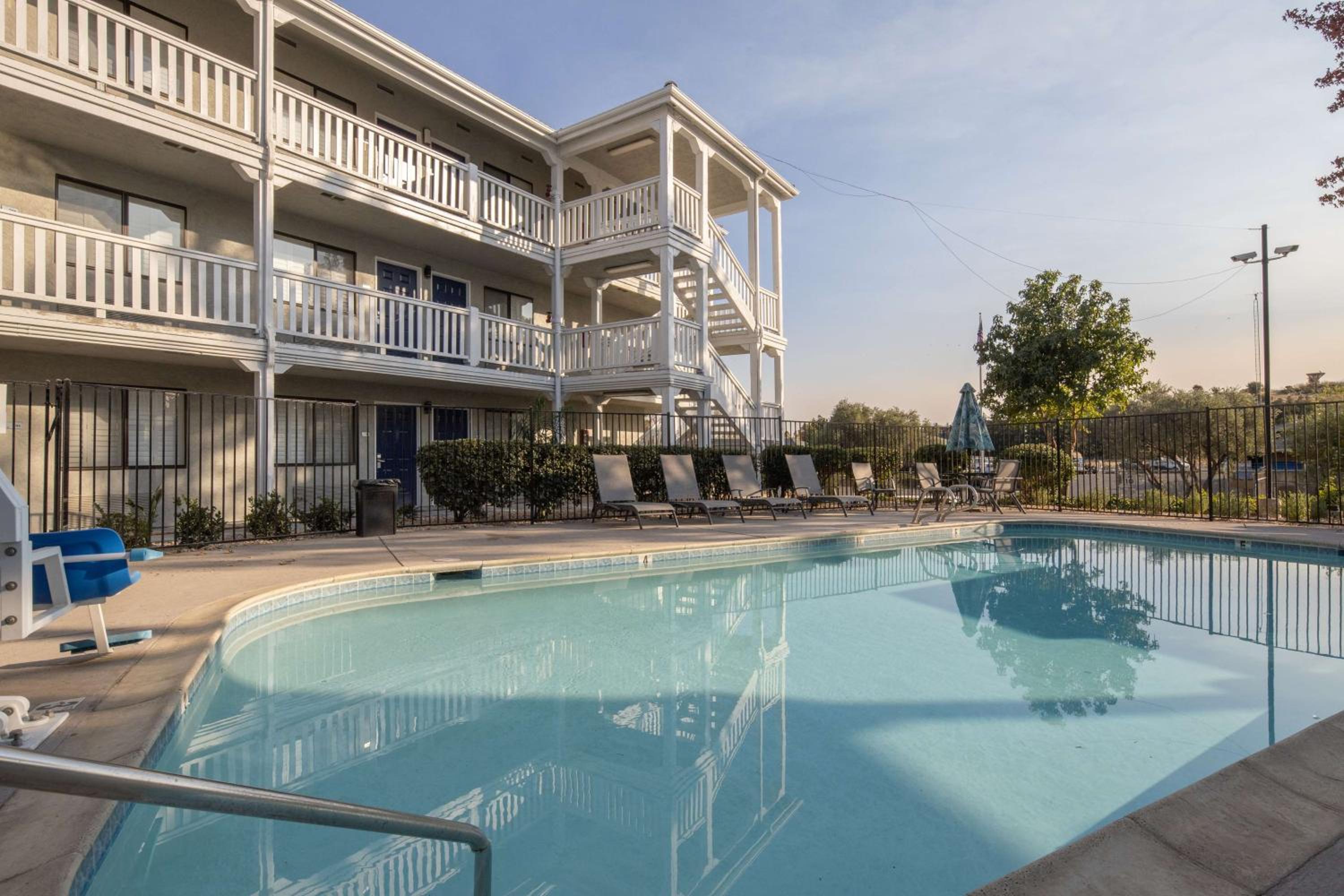 Fairfield Vacations - SureStay Hotel by Best Western Fairfield Napa Valley - Property Image 17