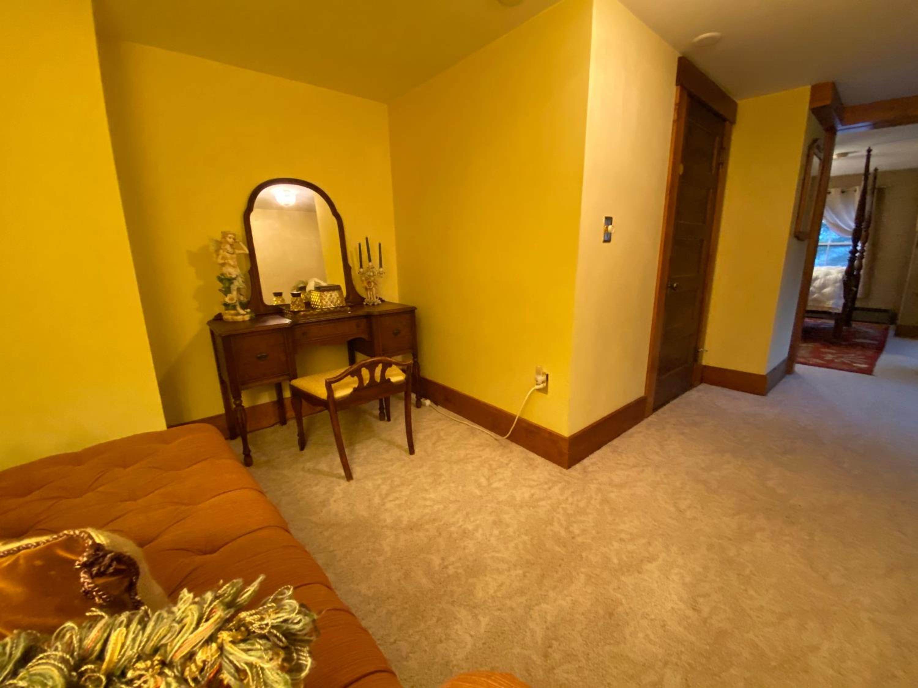 Follansbee Inn