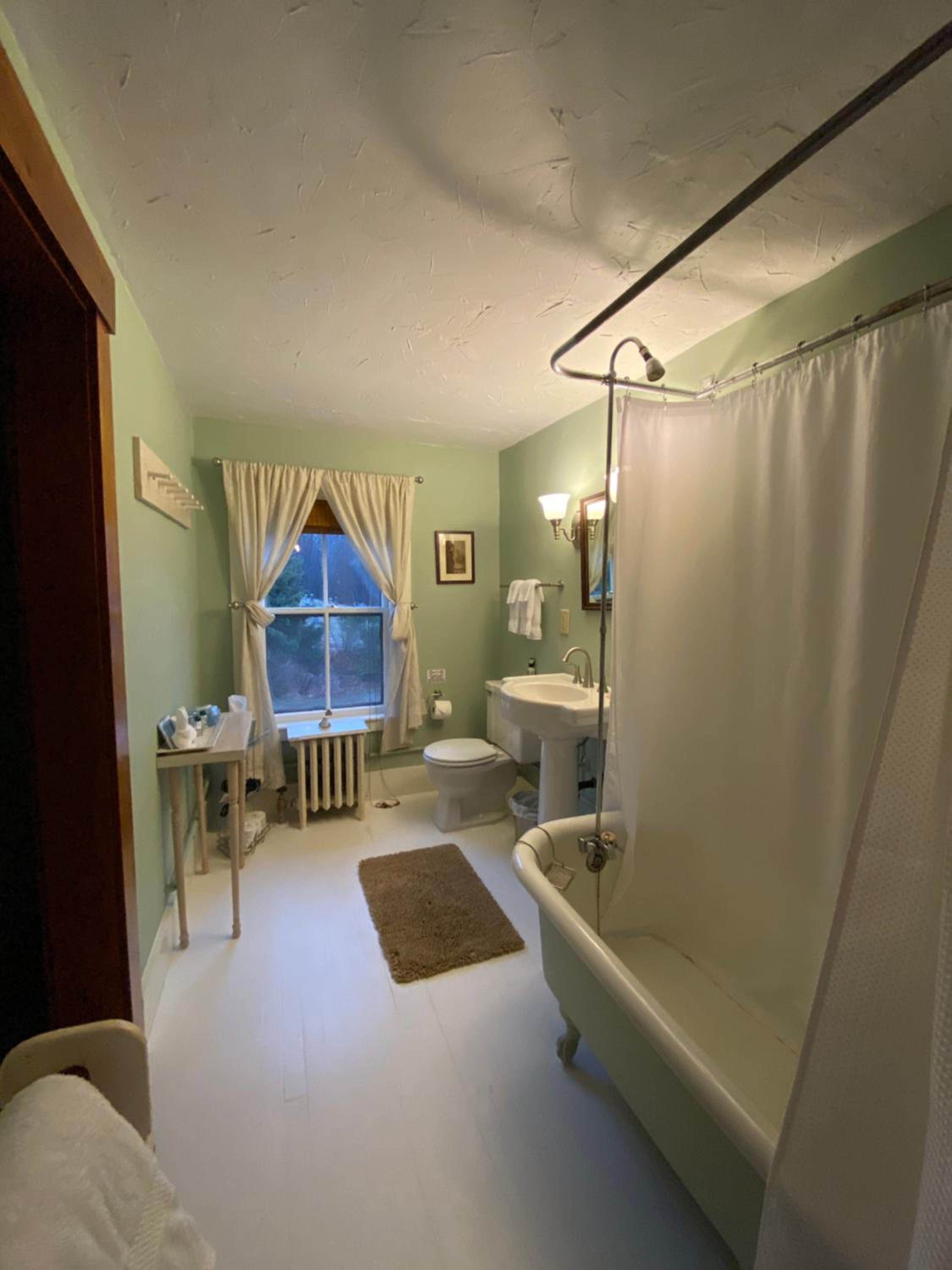 Follansbee Inn