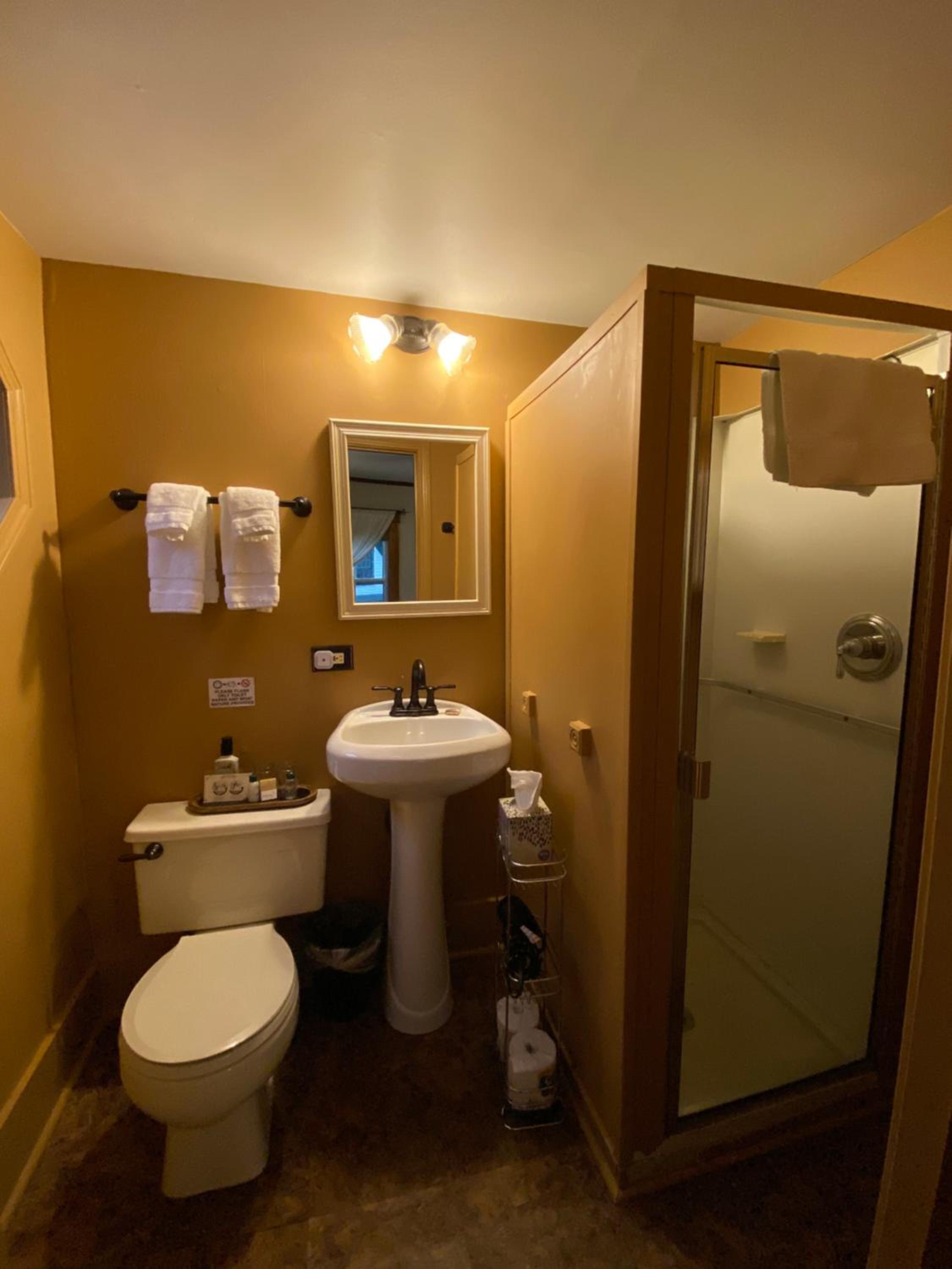 Follansbee Inn