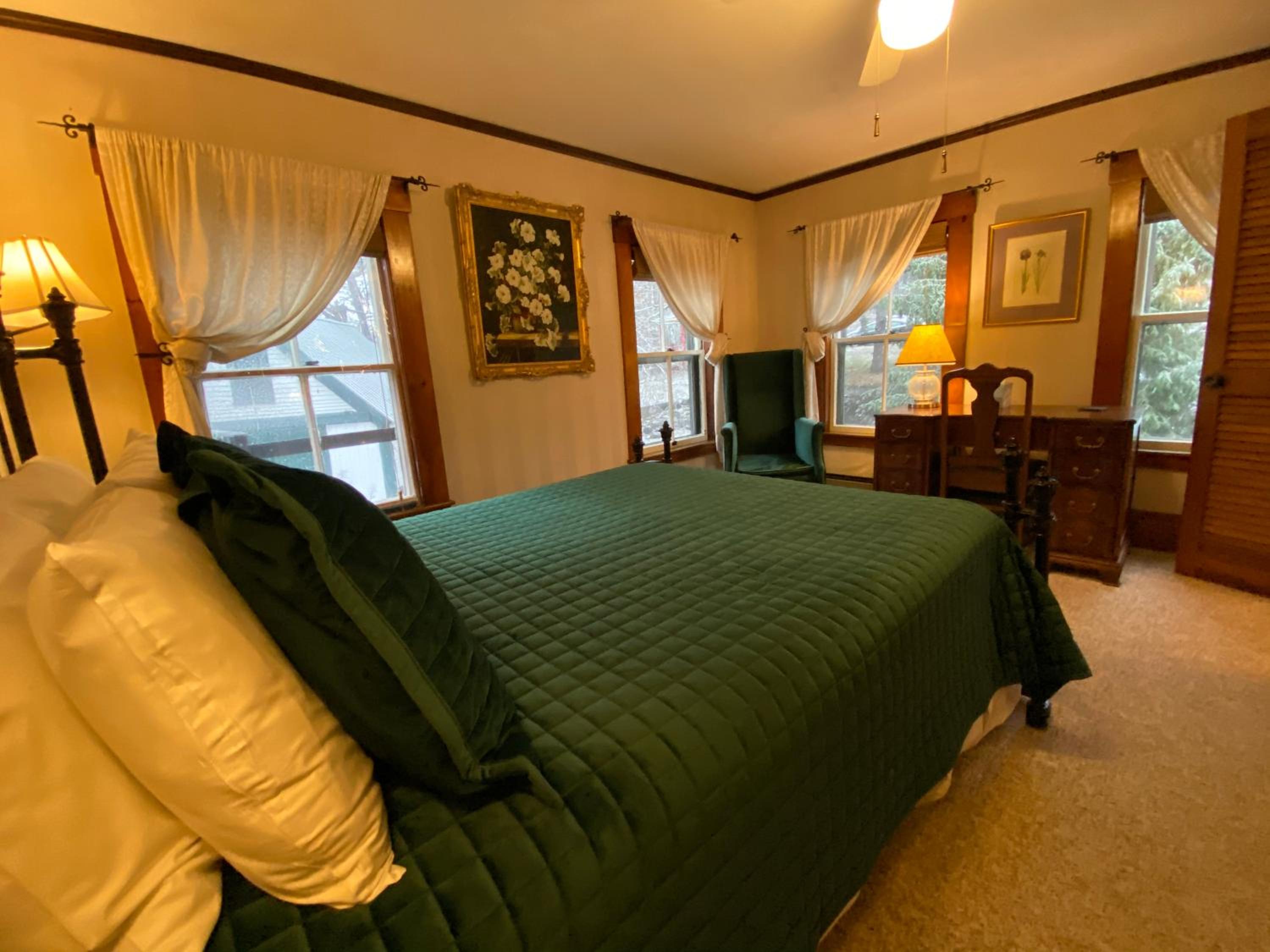 Follansbee Inn