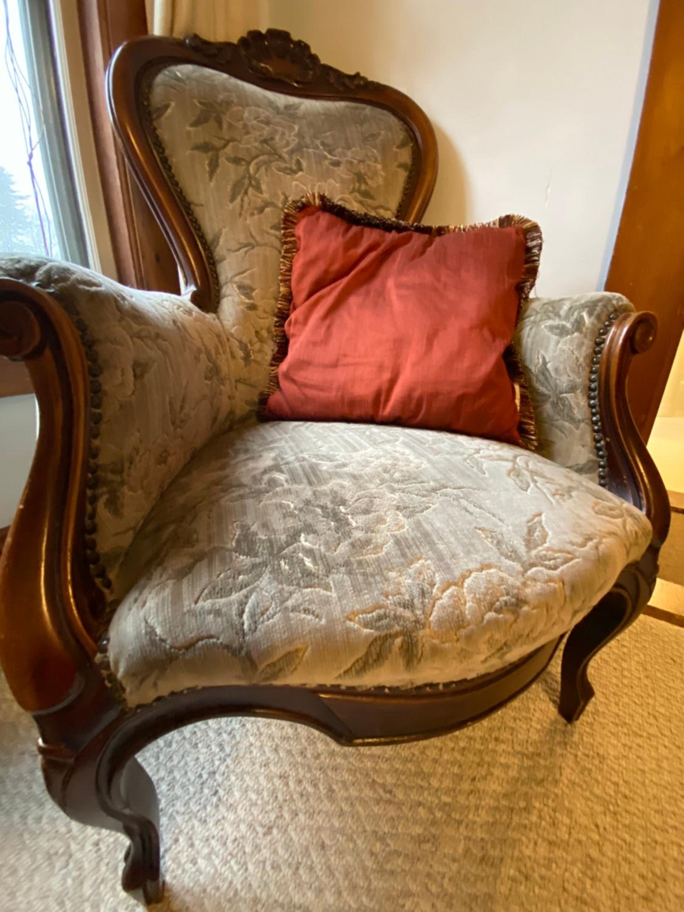 Follansbee Inn