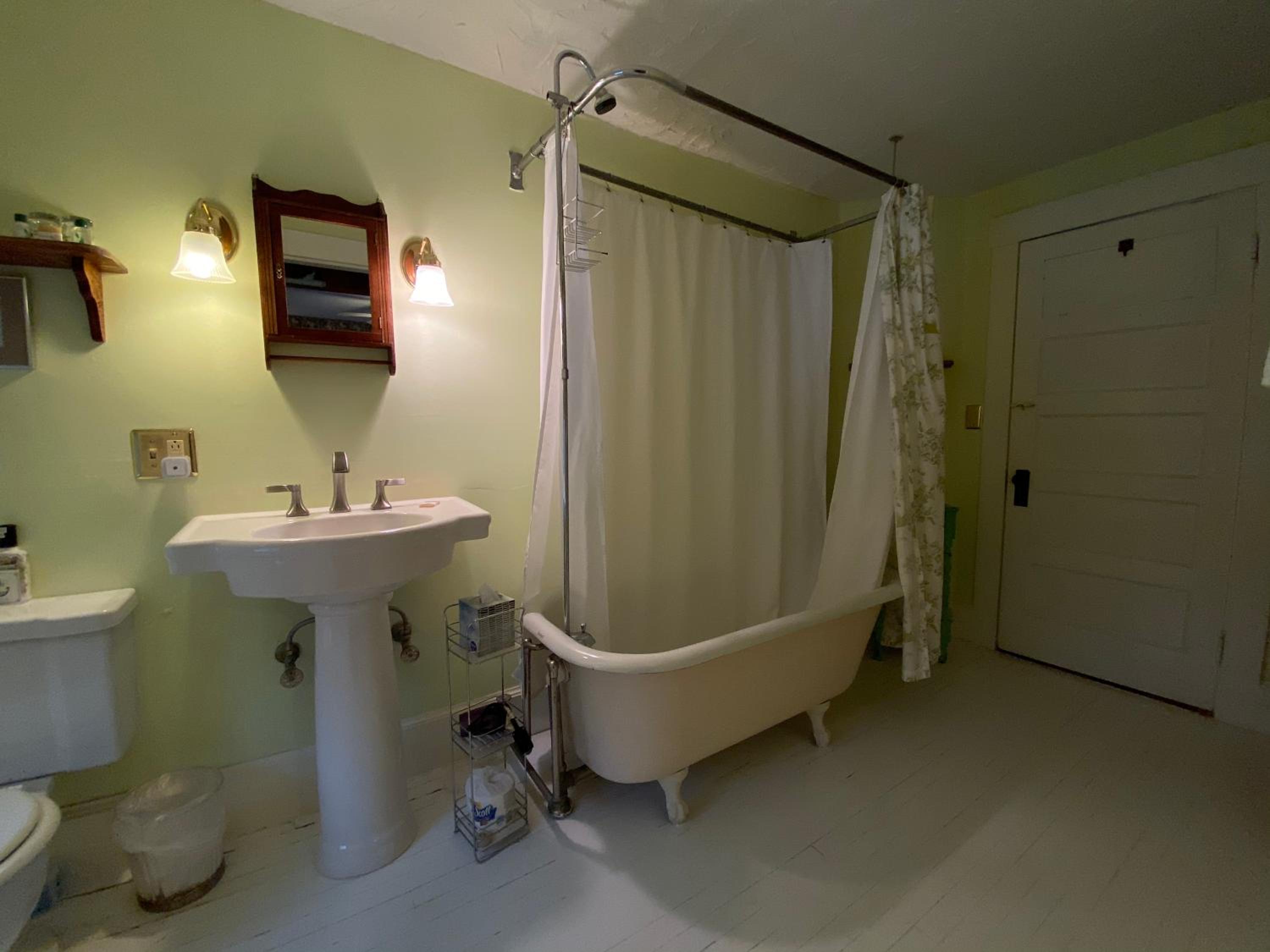 Follansbee Inn