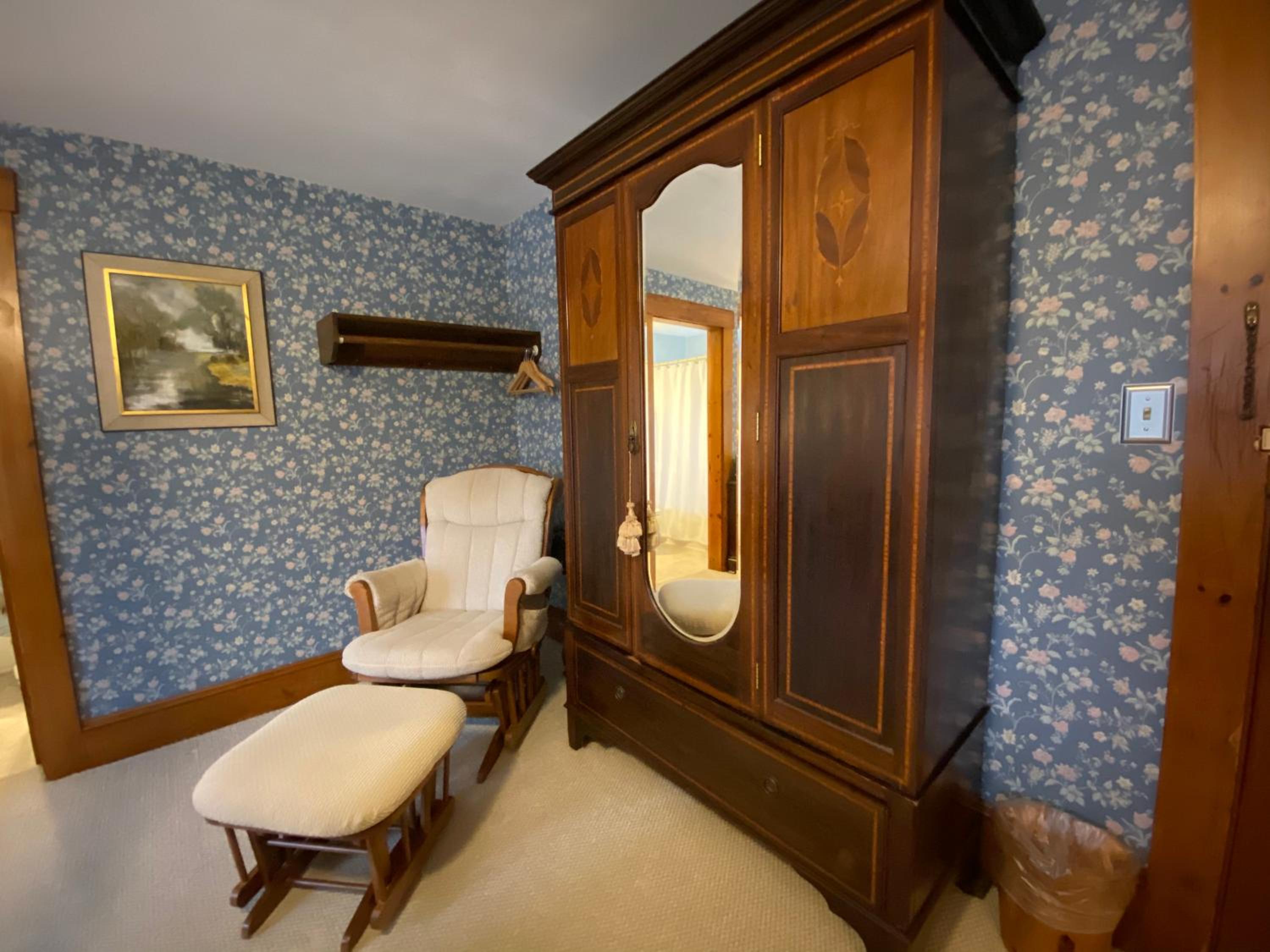 Follansbee Inn