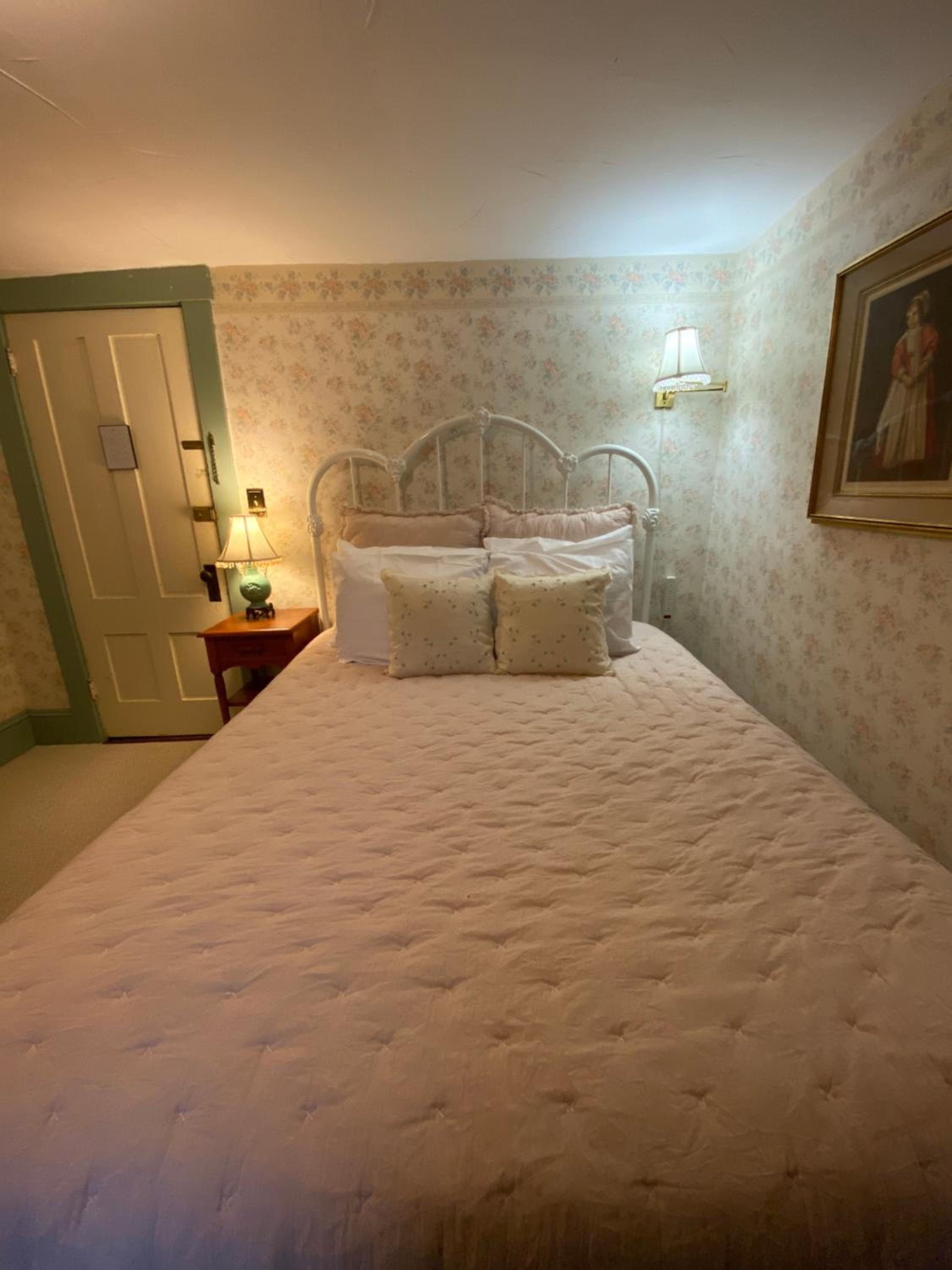 Follansbee Inn