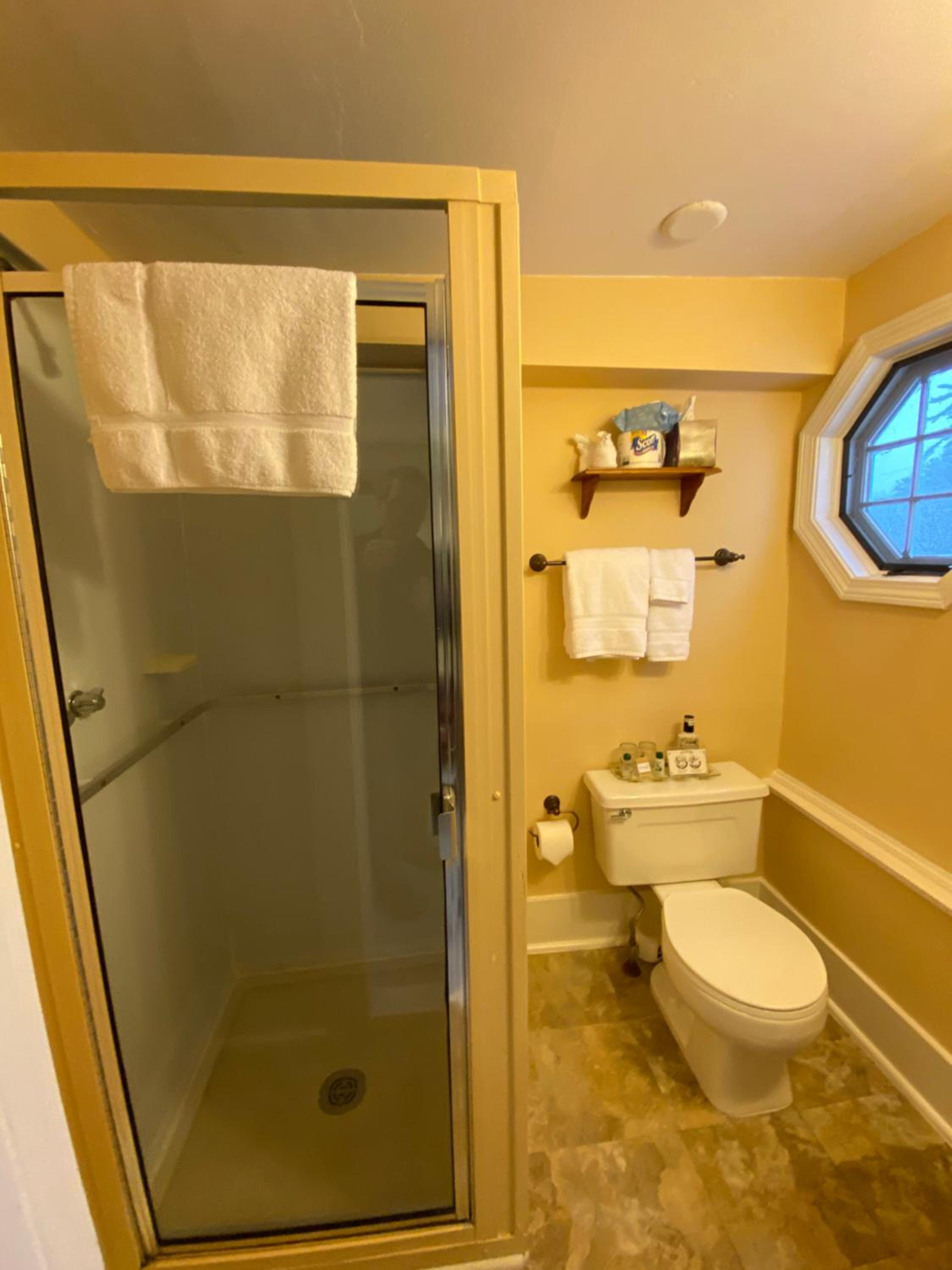 Follansbee Inn