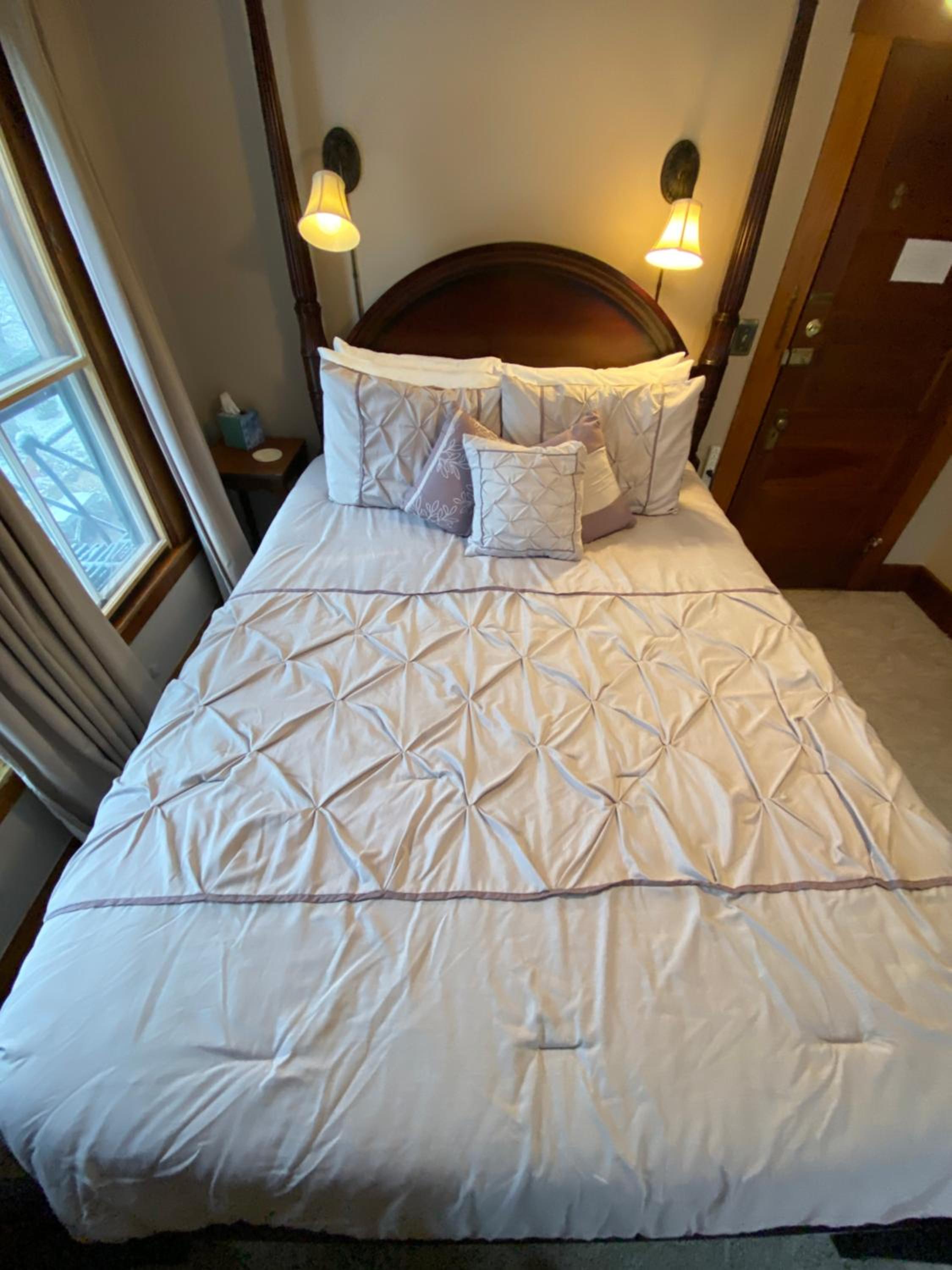 Follansbee Inn