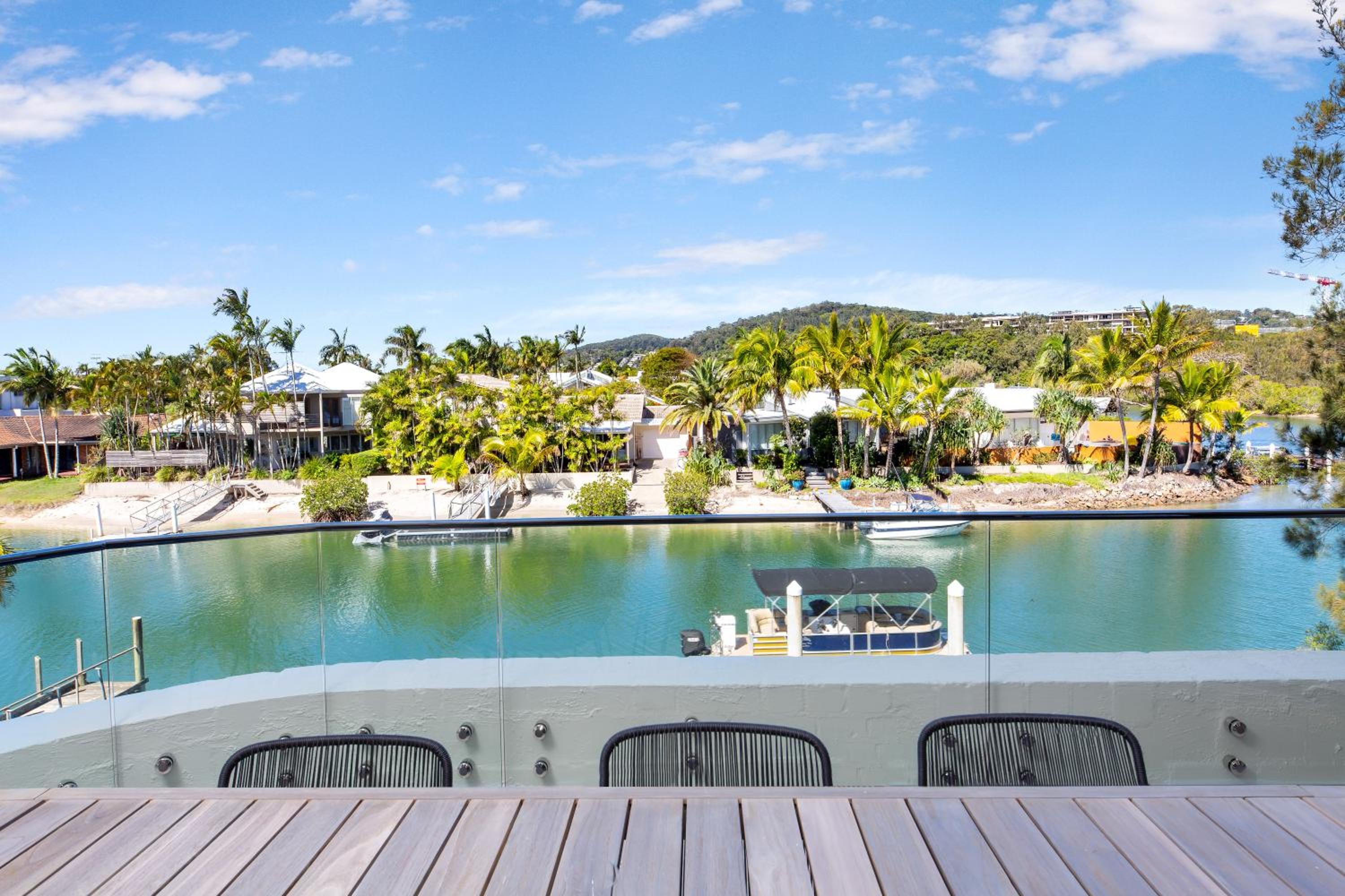 Modern Aqua Haven with Pool Pisces 5 view 3