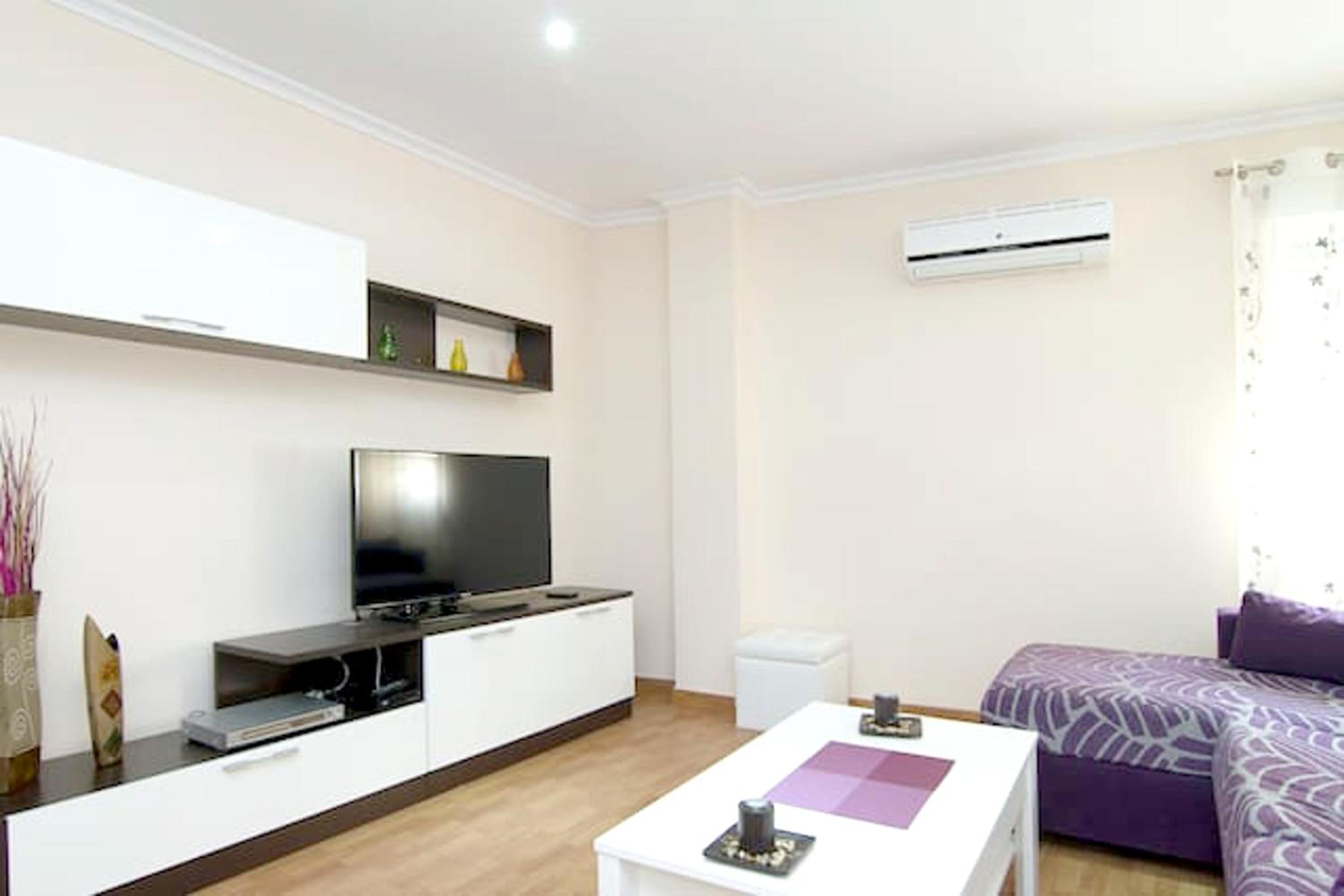 Modern Apartment in Torrevieja with Air Conditioning, 60 m². photo 1