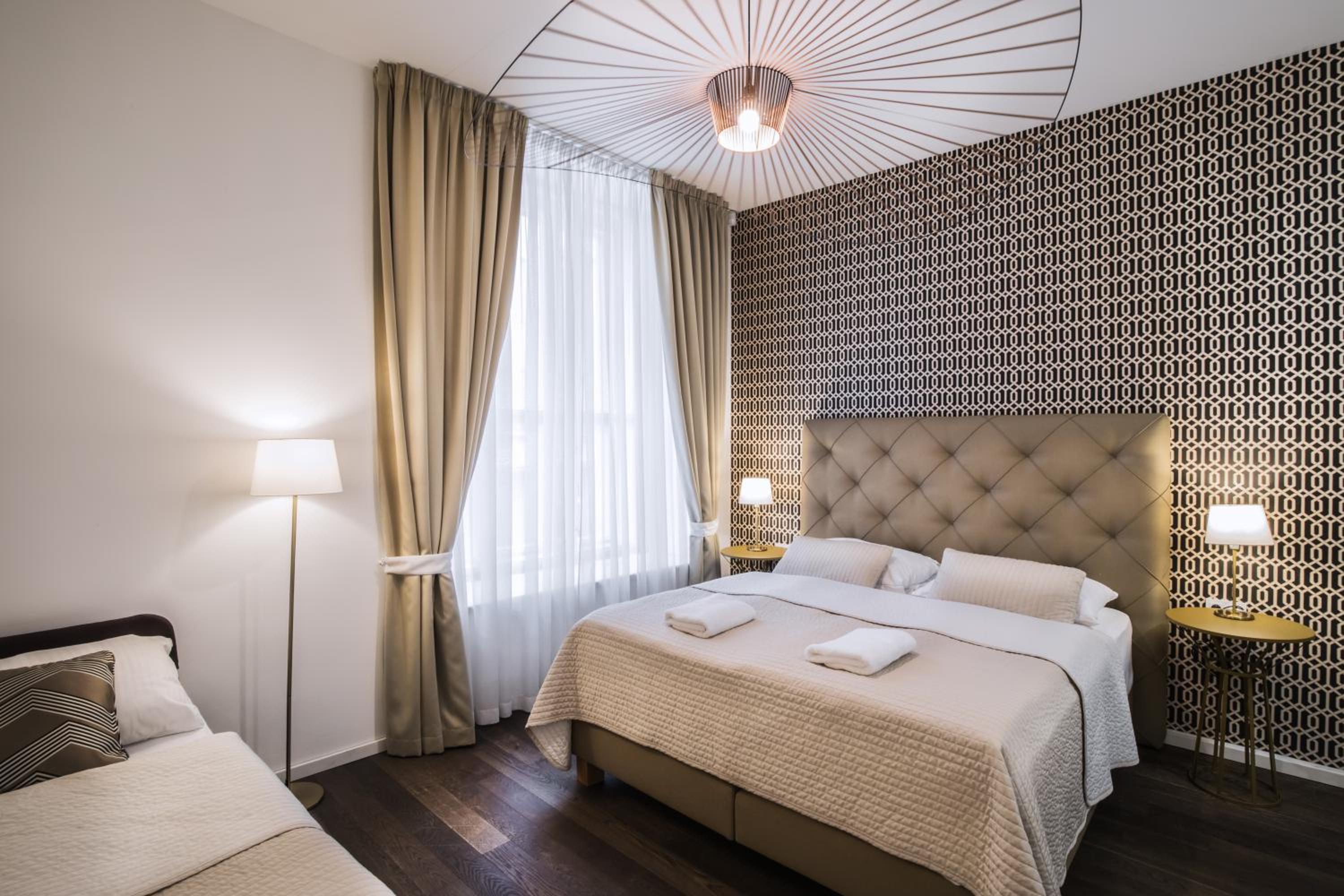 Luxury Modern Designed Oldtown Apartment