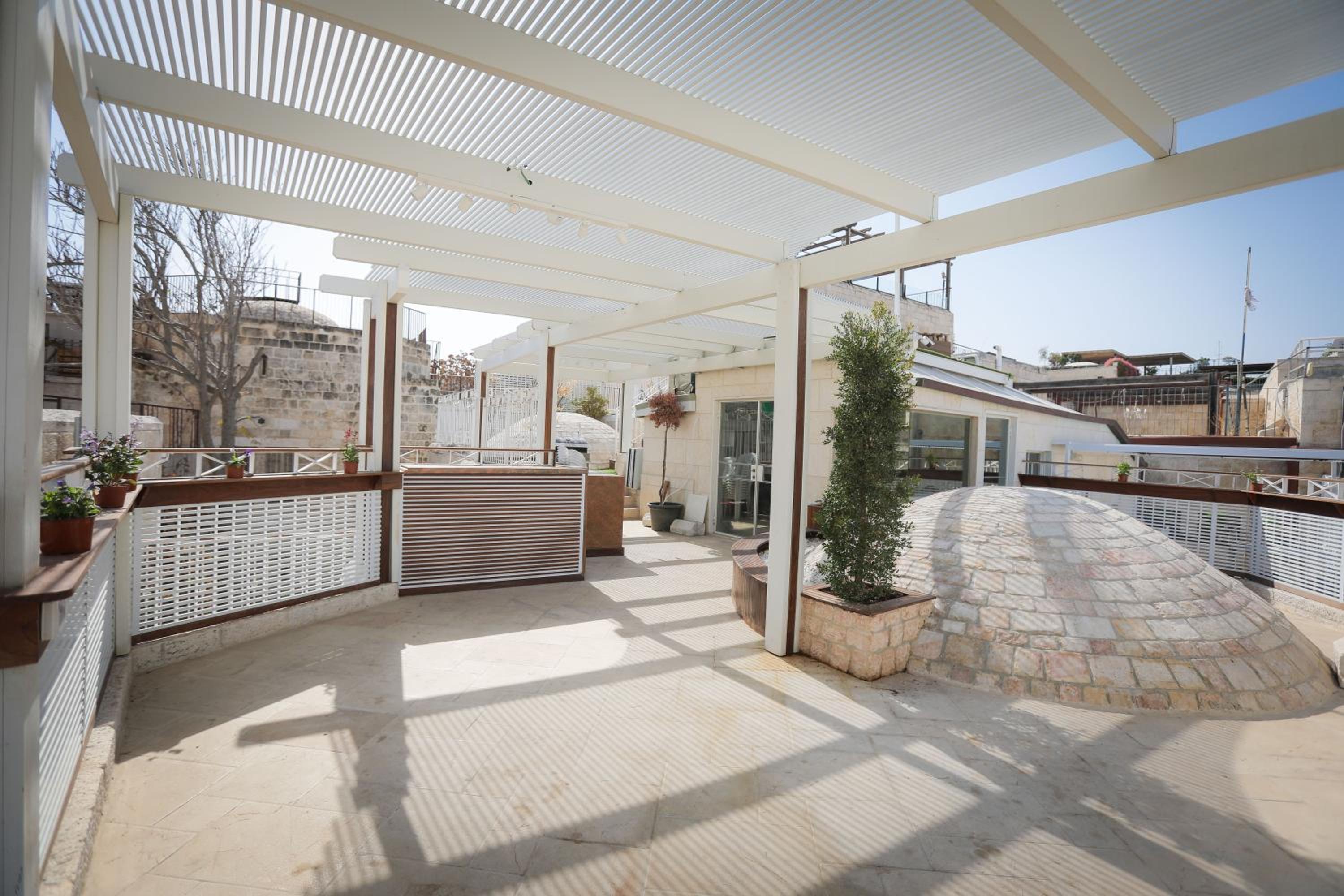 Western Wall Luxury House - Image 4
