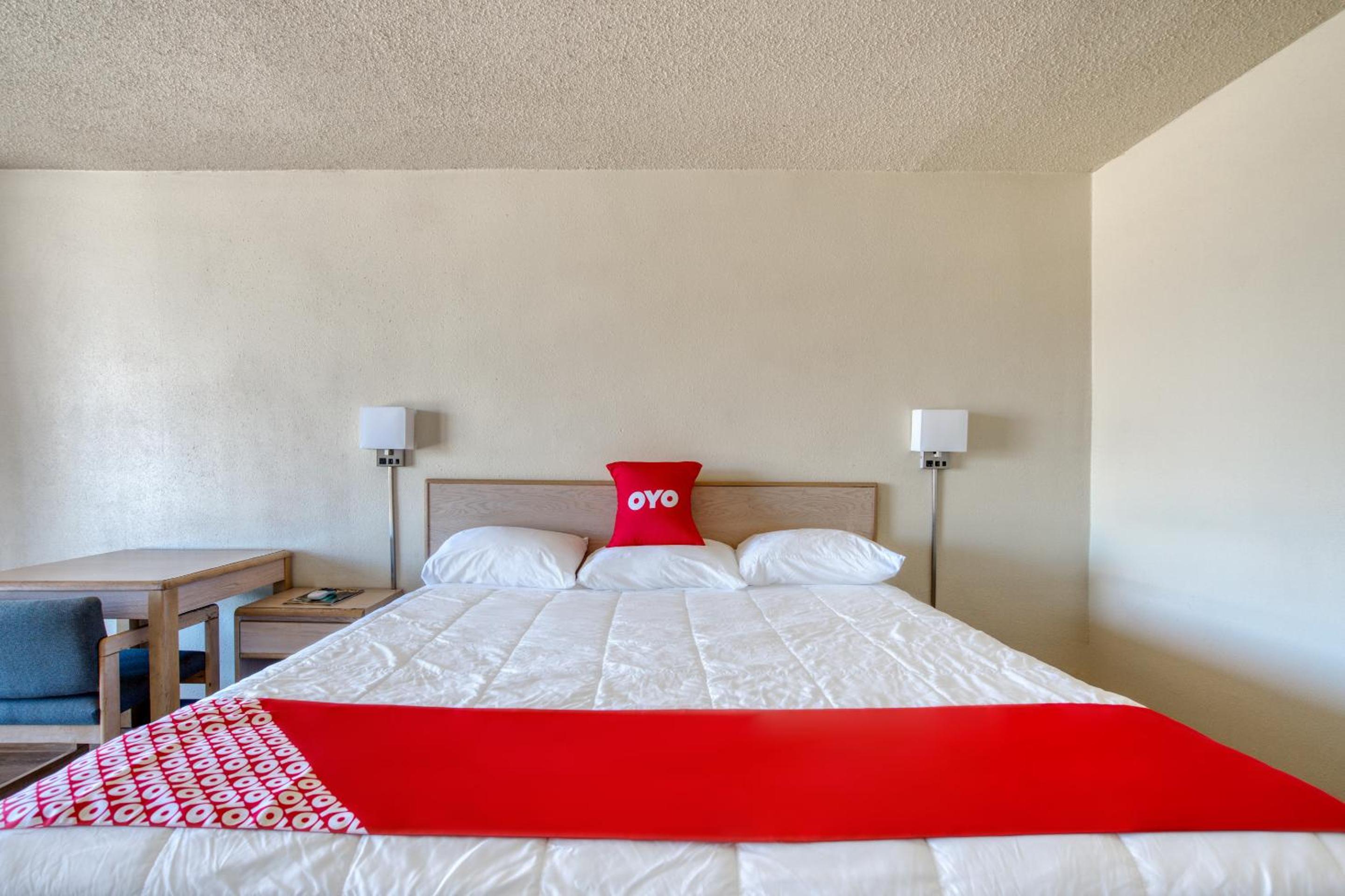 Waco Vacations - OYO Hotel Waco University Area I-35 - Property Image 29