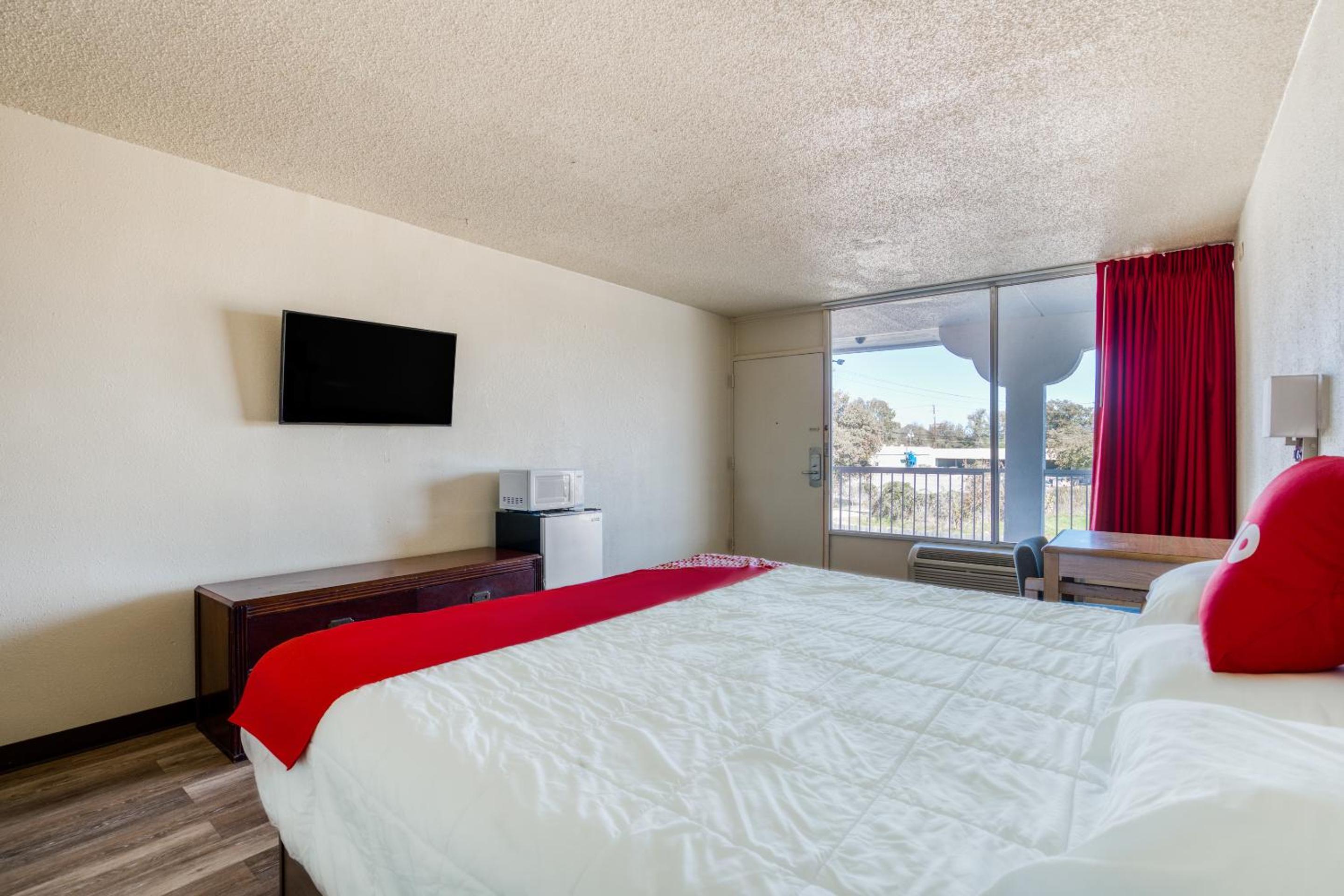 Waco Vacations - OYO Hotel Waco University Area I-35 - Property Image 46