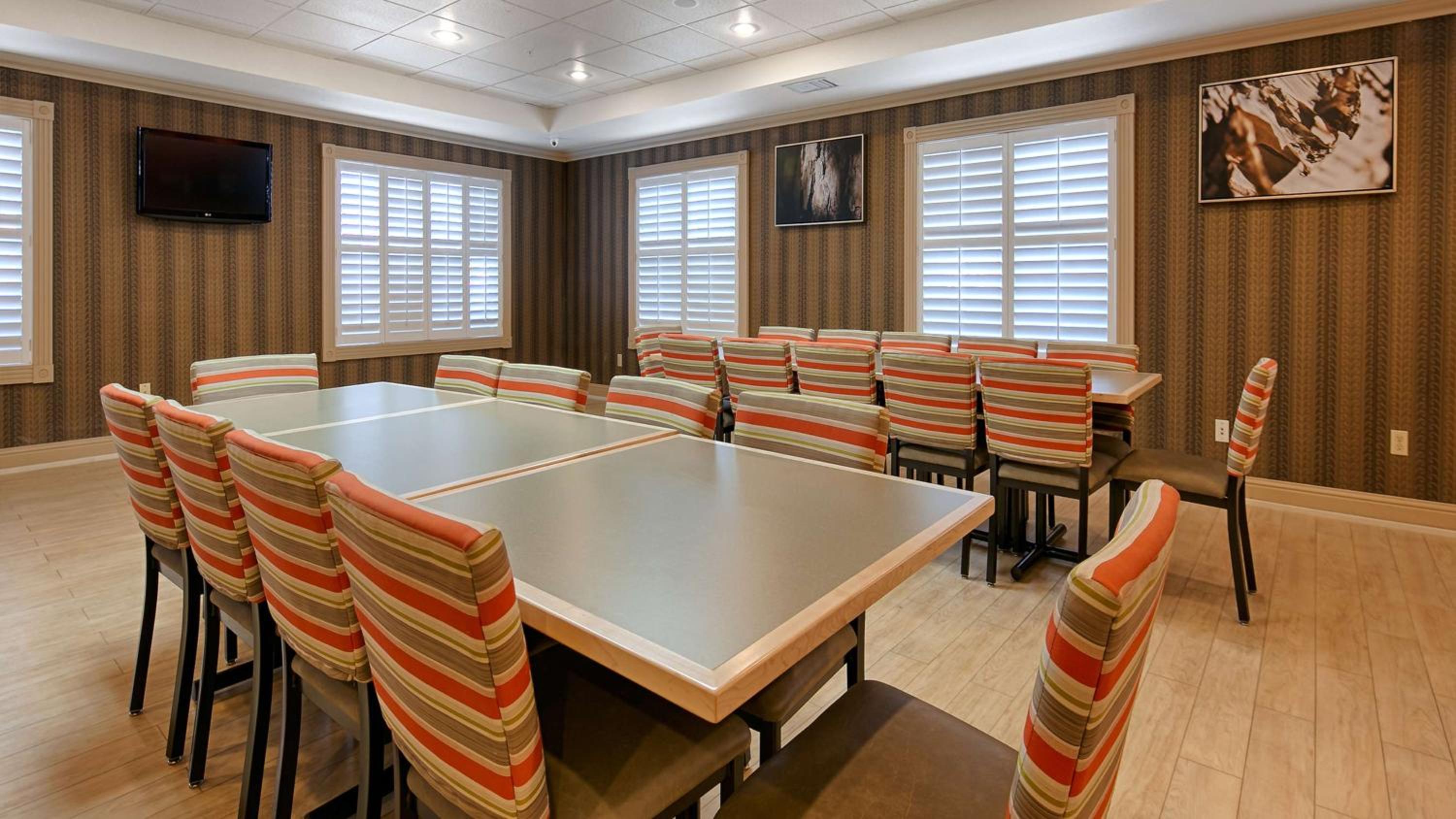 Best Western Plus Rama Inn Suites - Property Image 30
