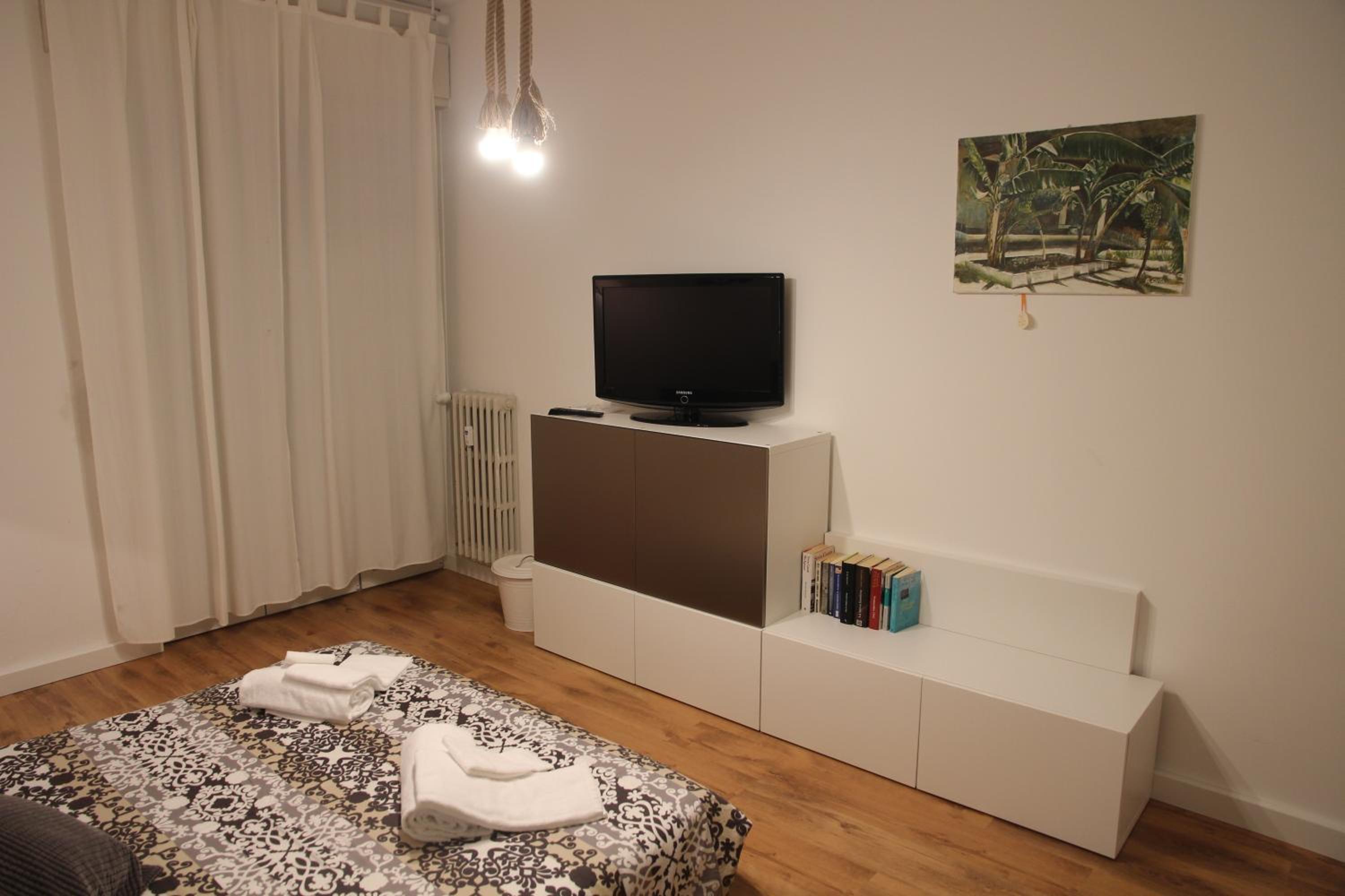 Photo 8