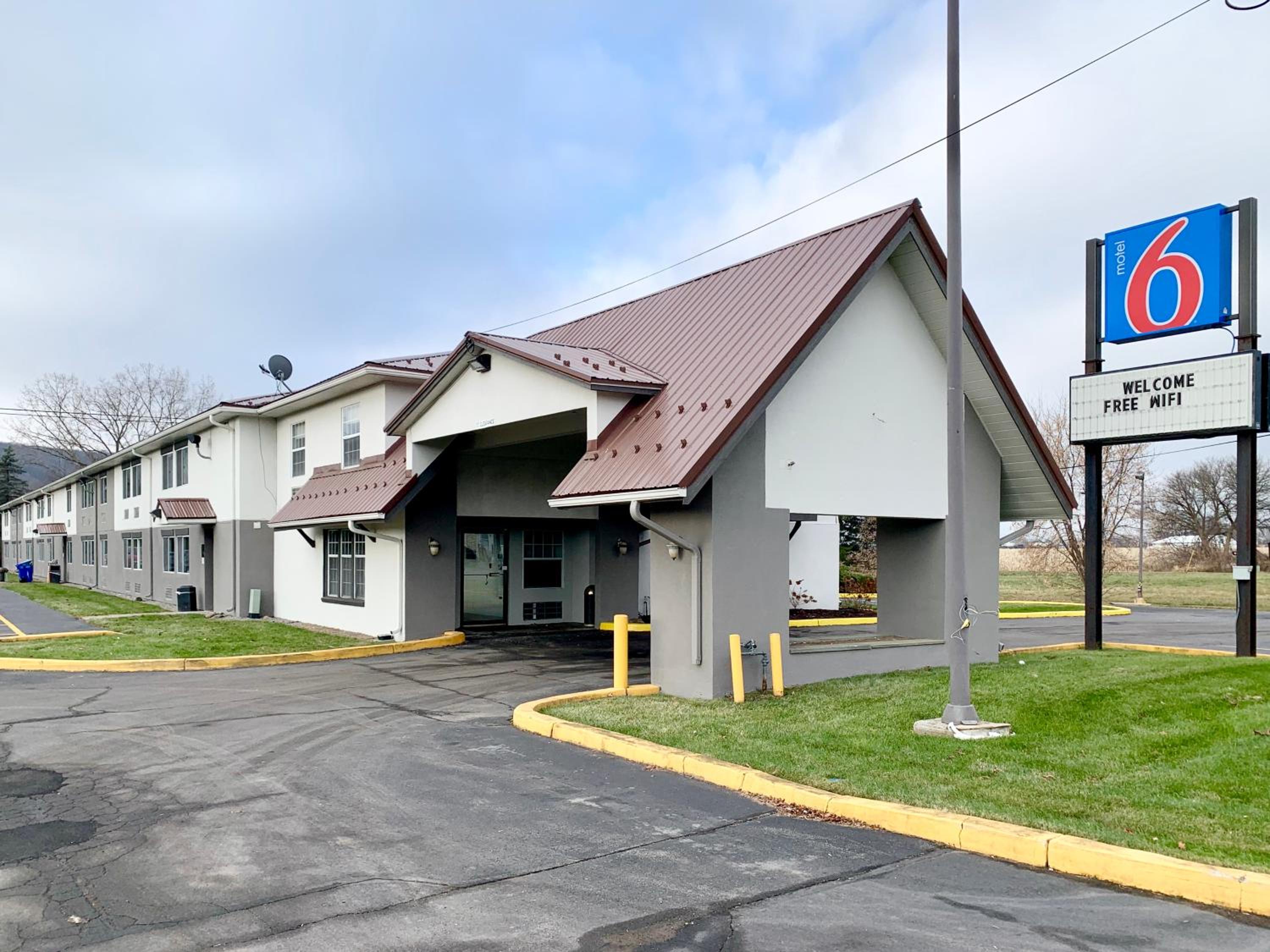 Motel 6 McGraw, NY - Cortland view 4
