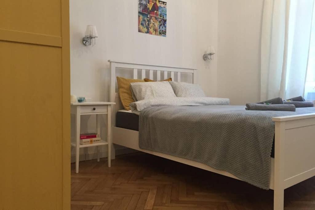 Corner 3 I Old Town I Studio view 3