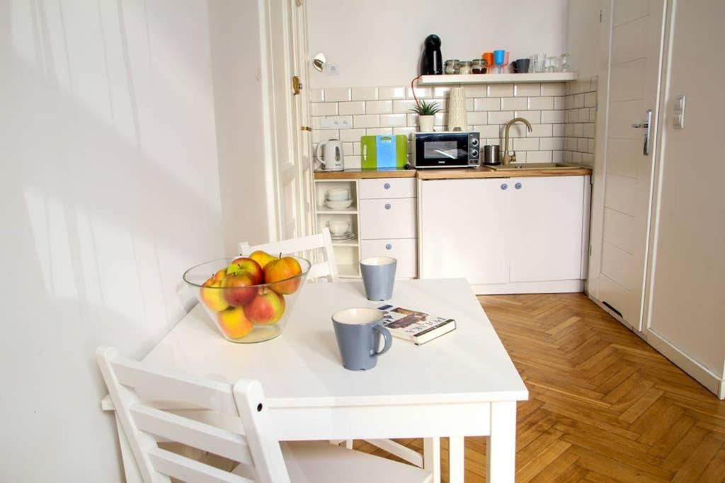 Corner 3 I Old Town I Studio view 4