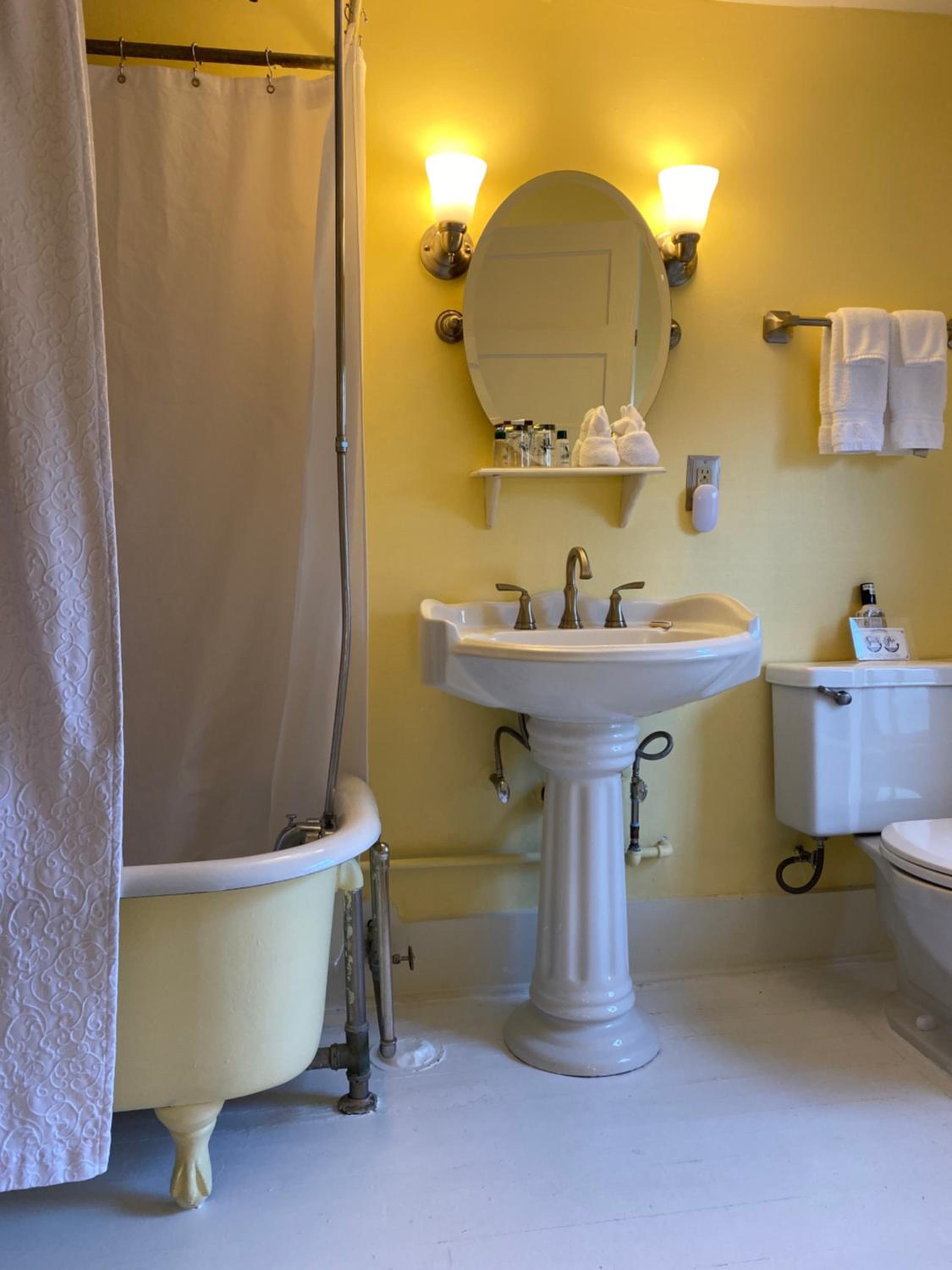 Follansbee Inn
