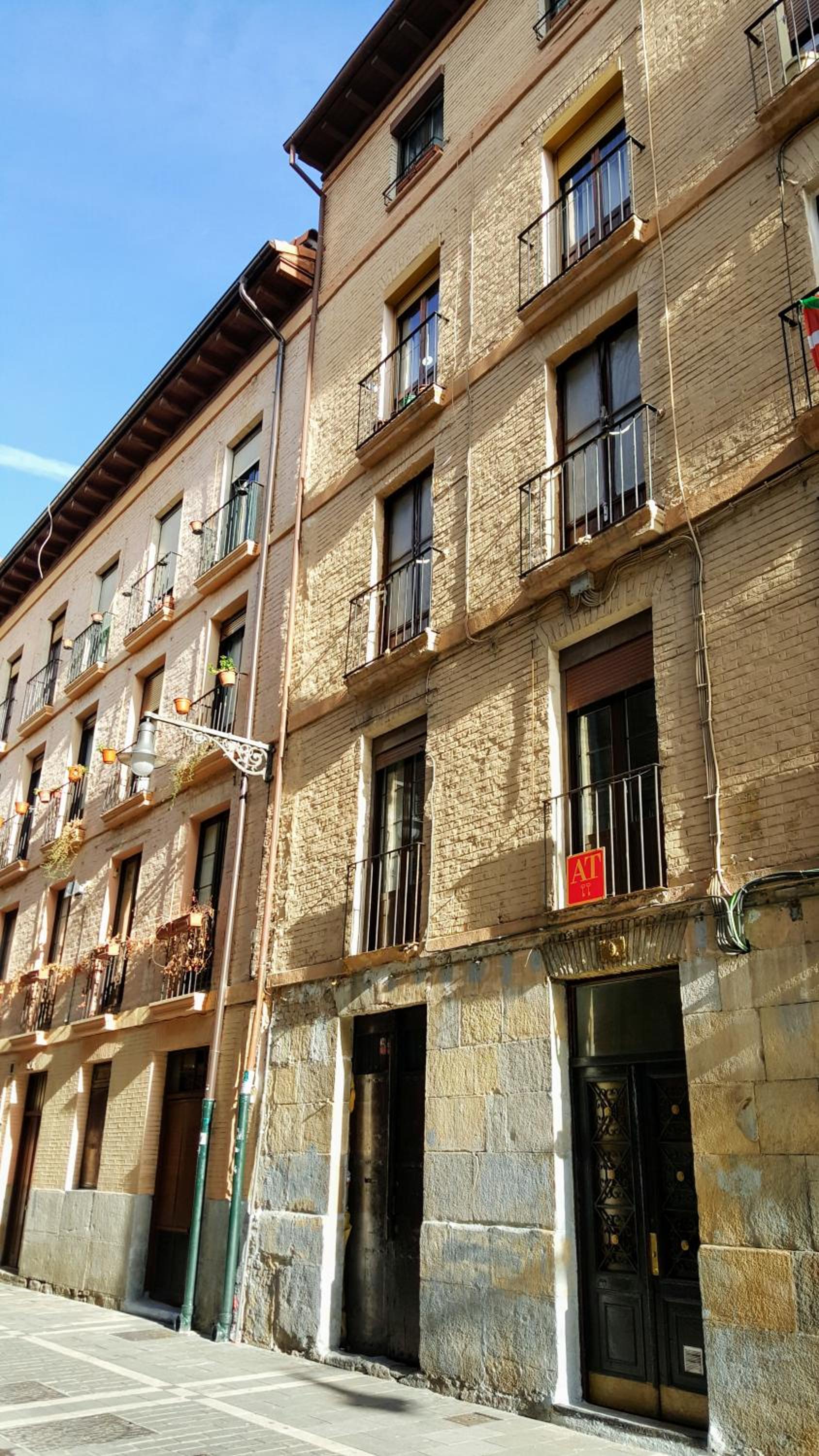 AT Compañía 100 m2 2 WC