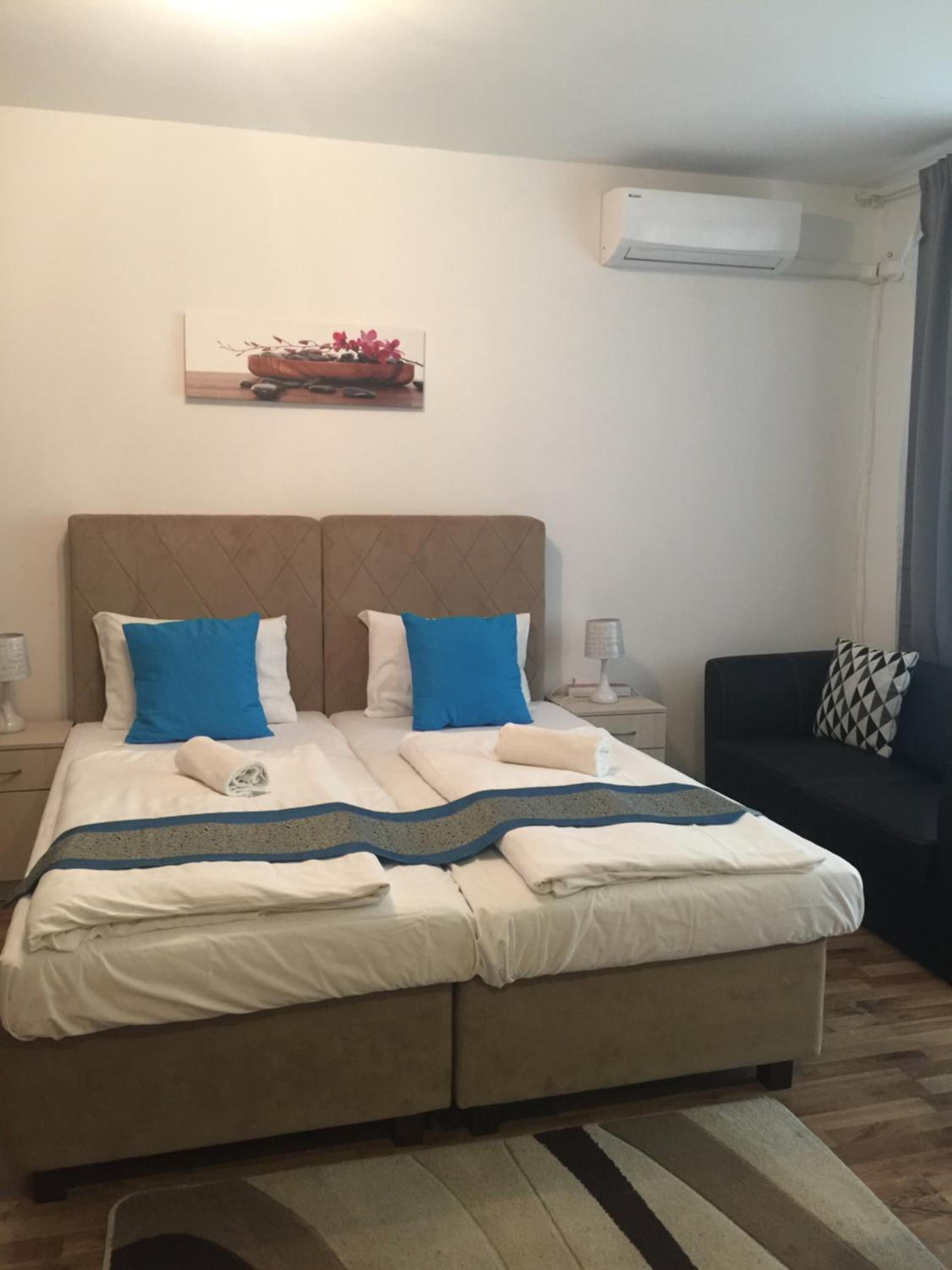 Corvin Rose Apartment Hotel