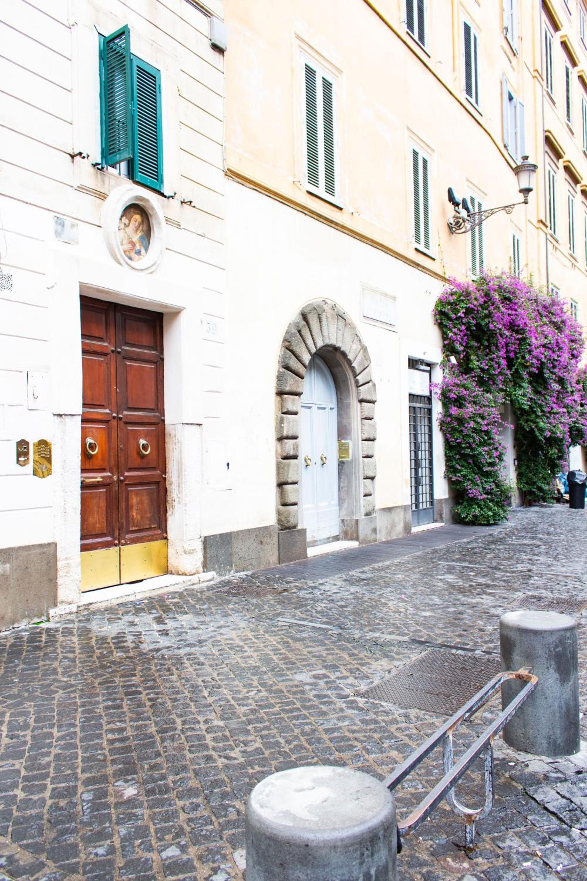 Casa Pietra — Rome