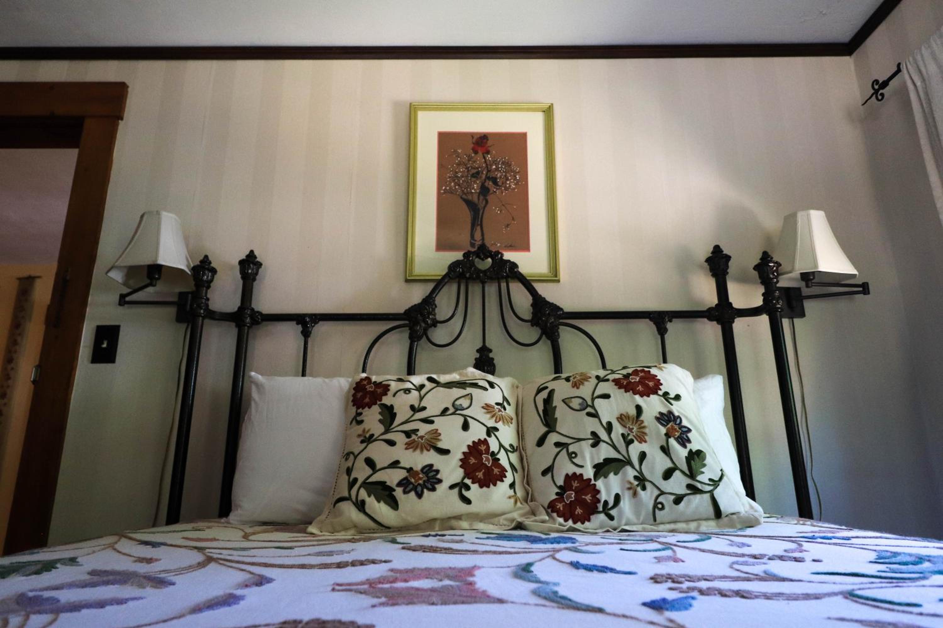 Follansbee Inn