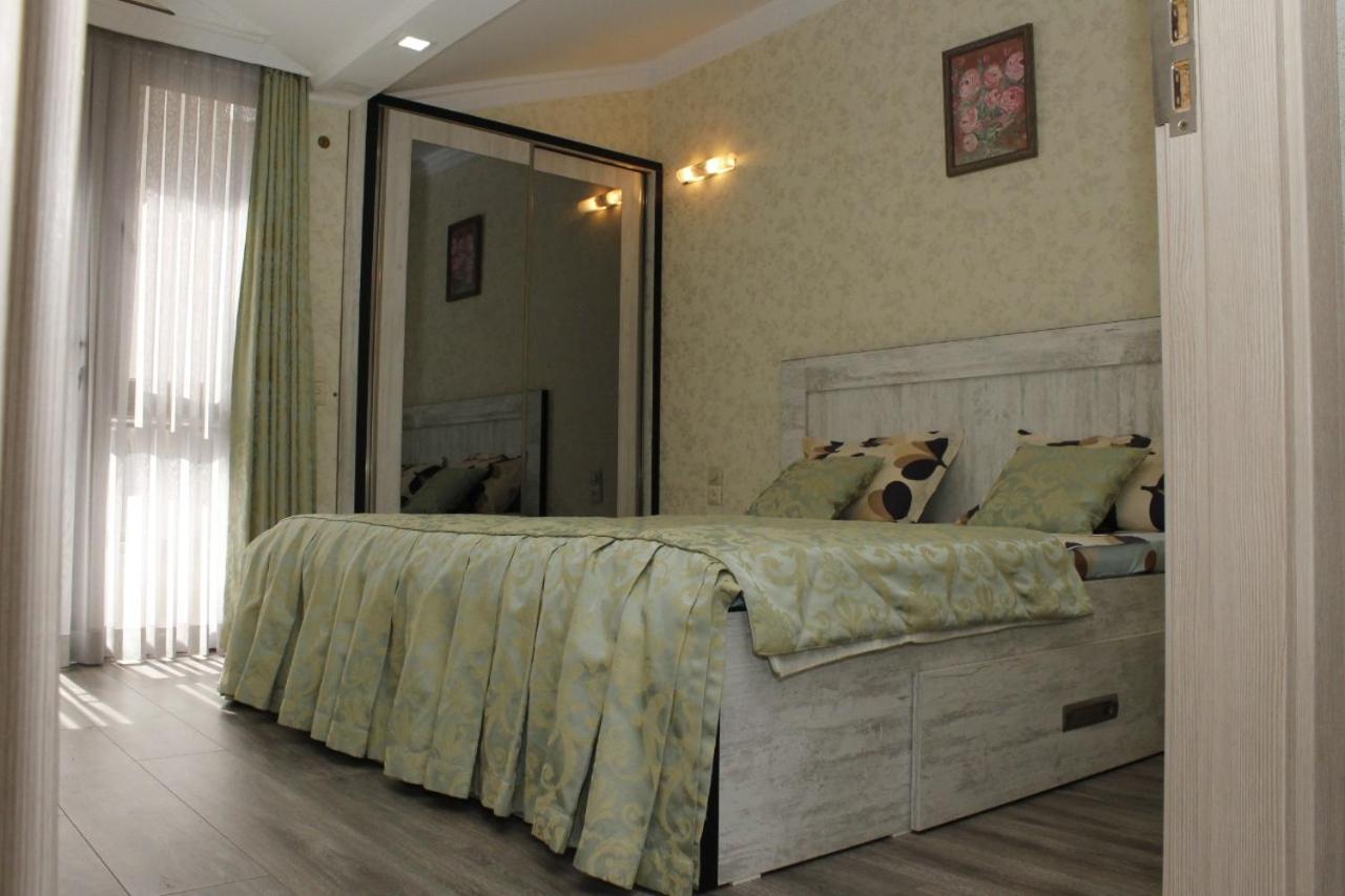 Archie's Apartment in Old Town view 3