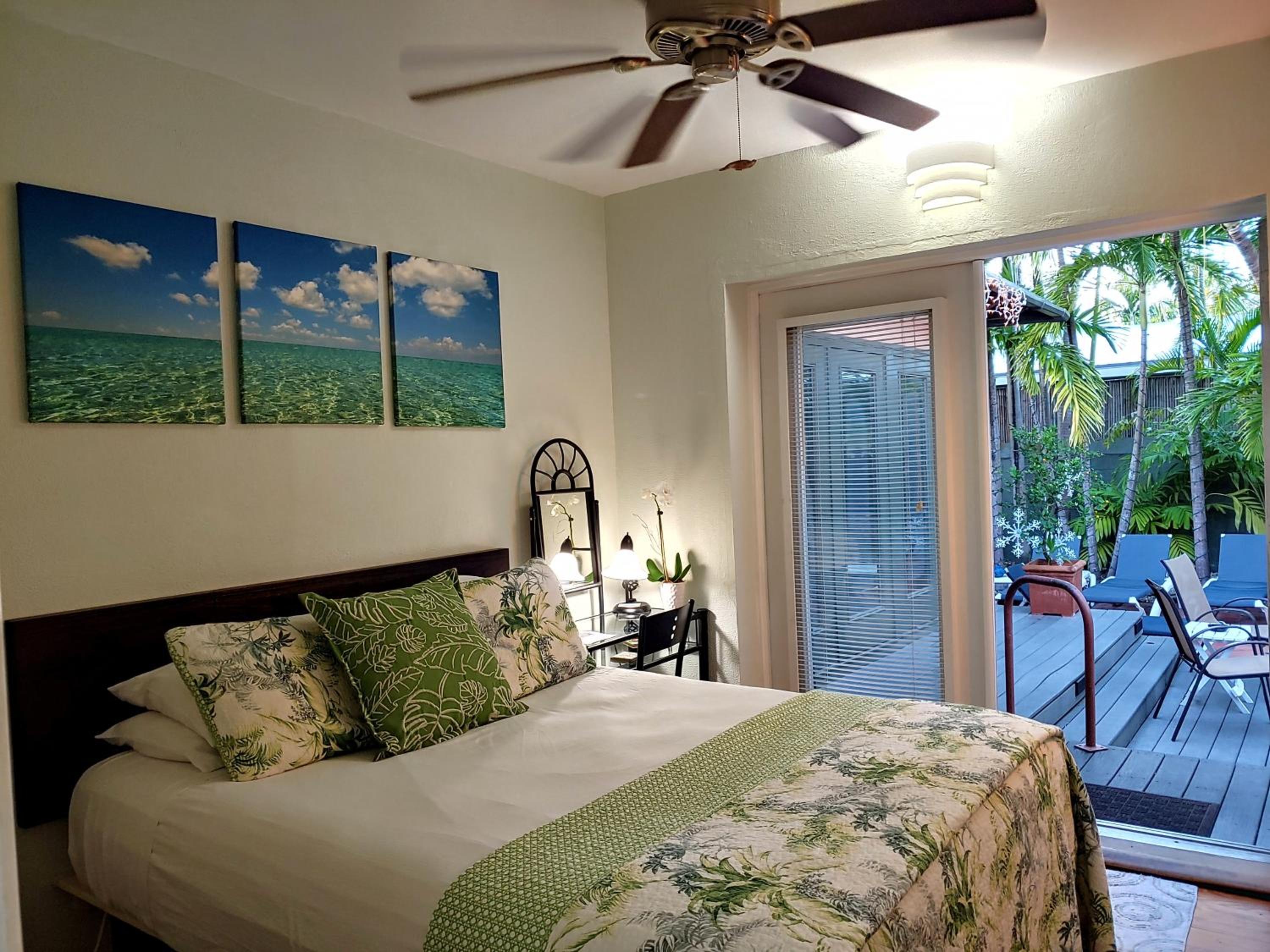 Suite Dreams Inn by the beach