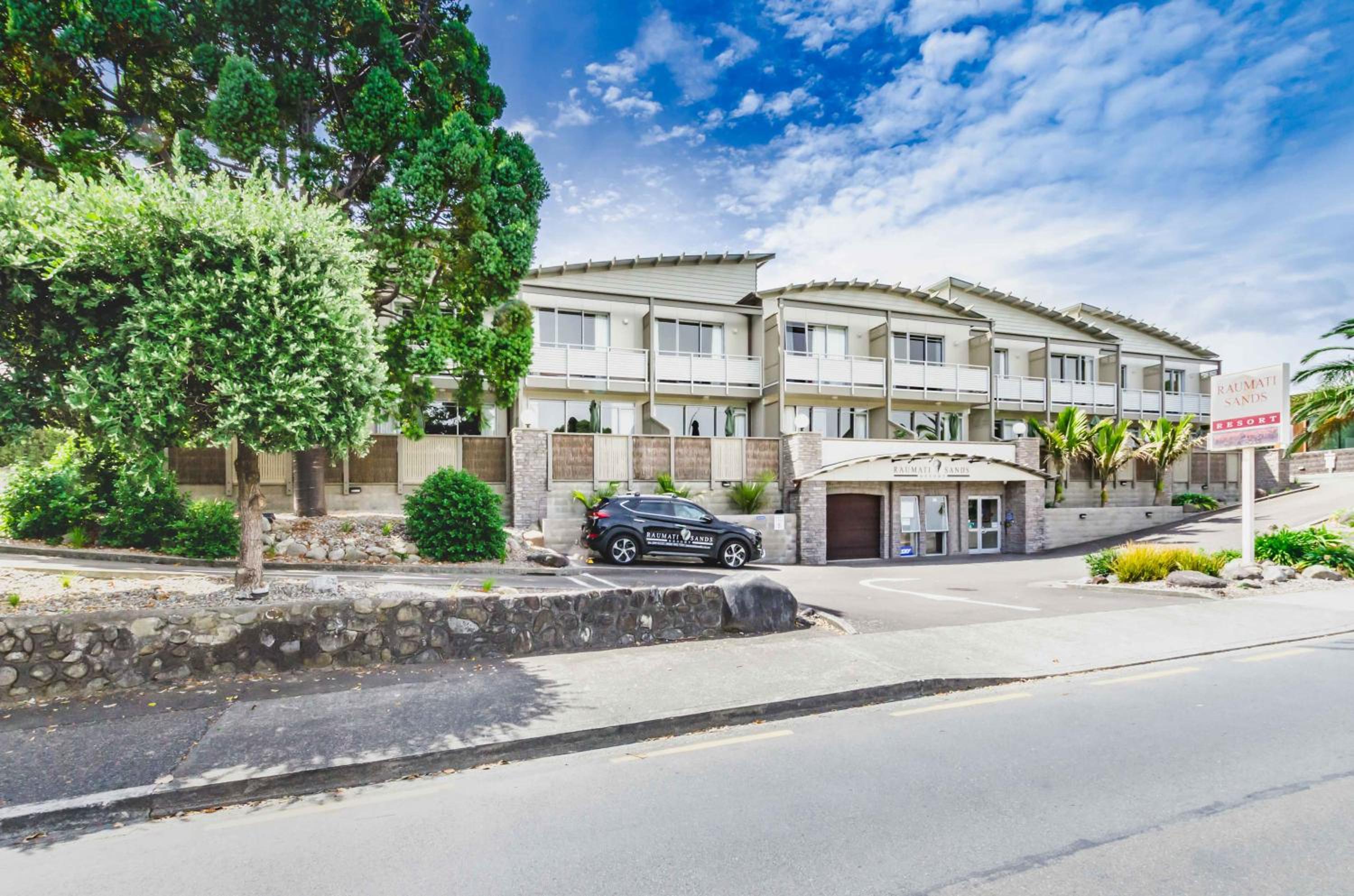 Hotel Raumati Sands Resort