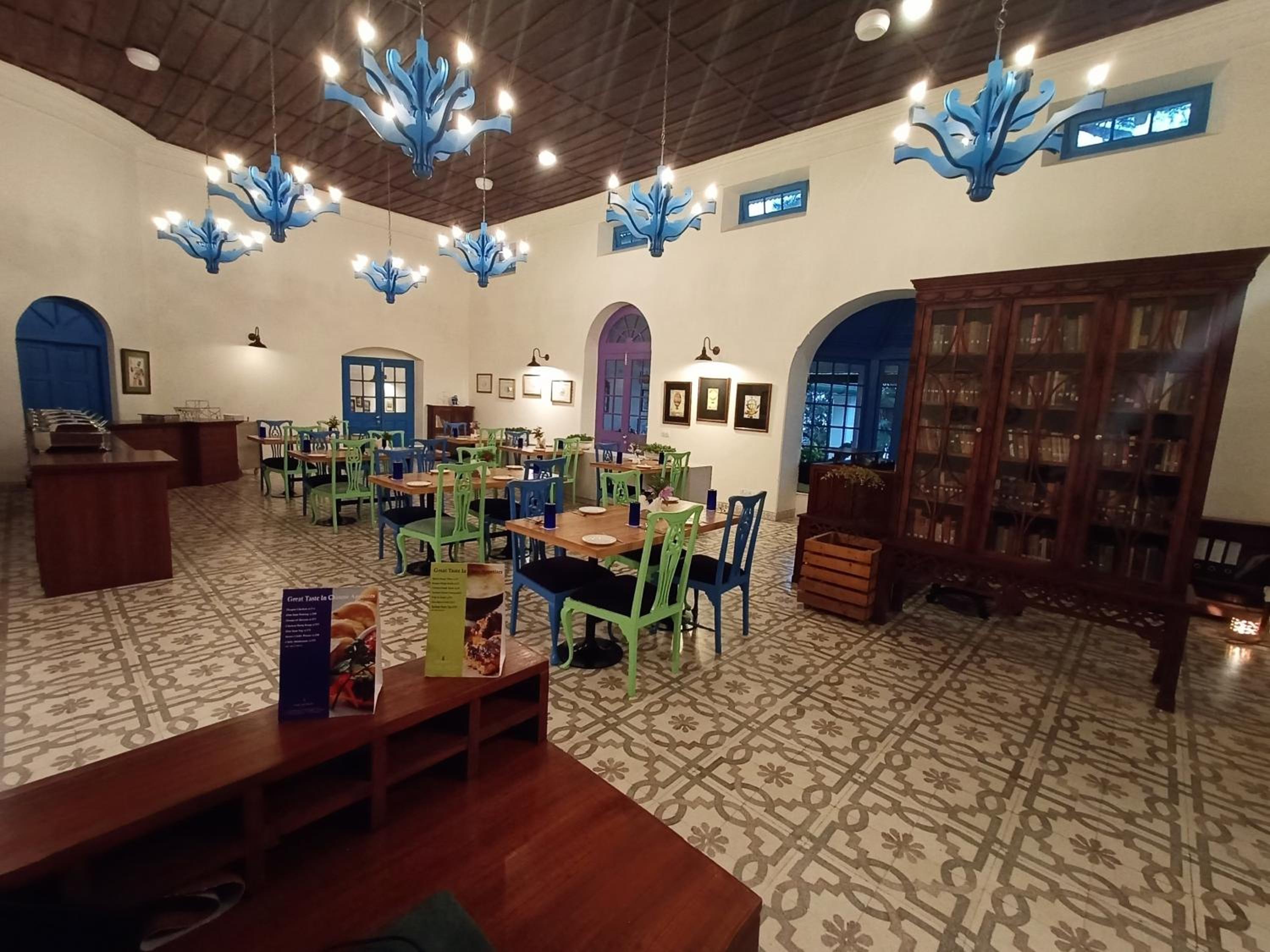 restaurant