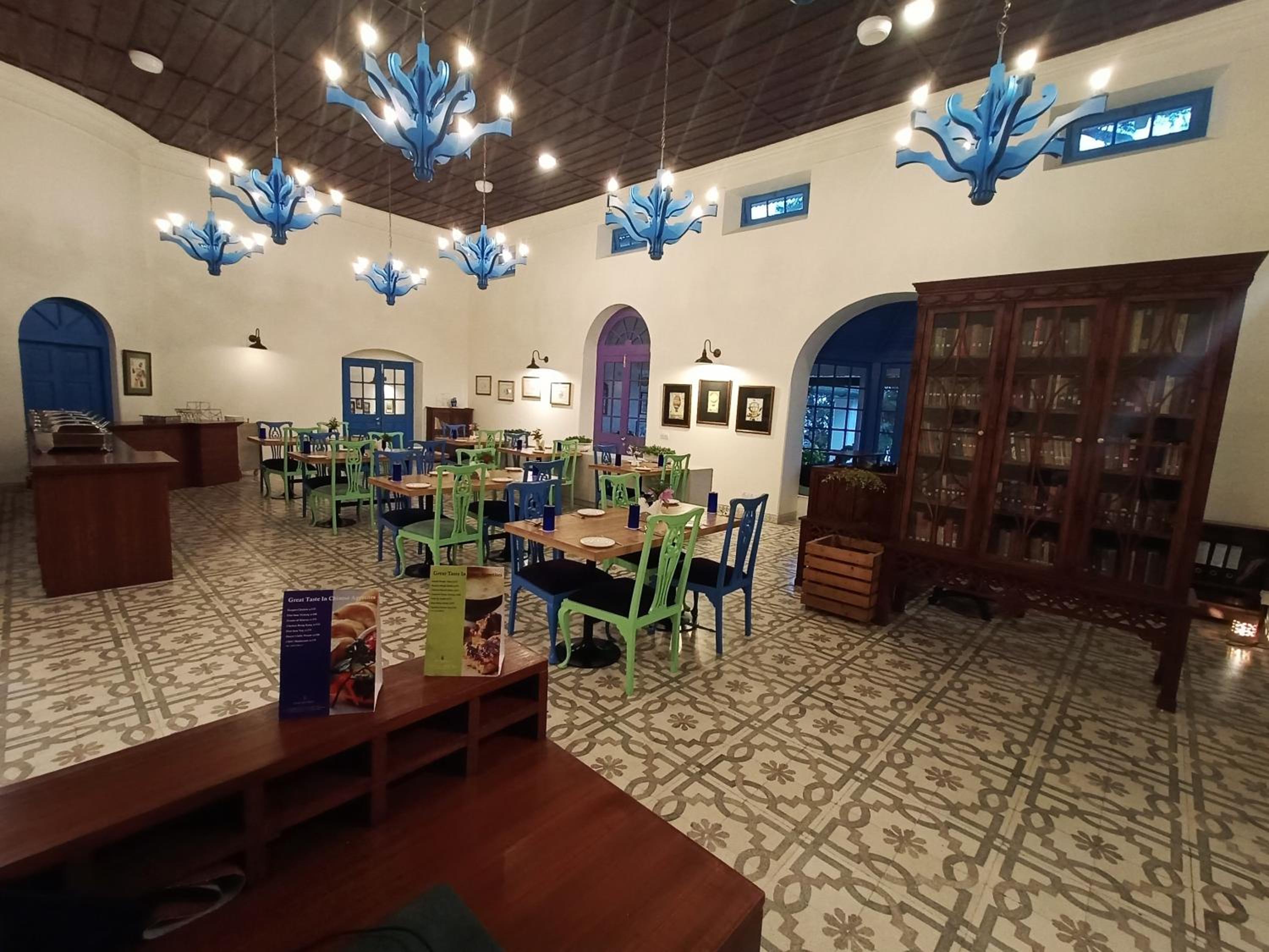 restaurant