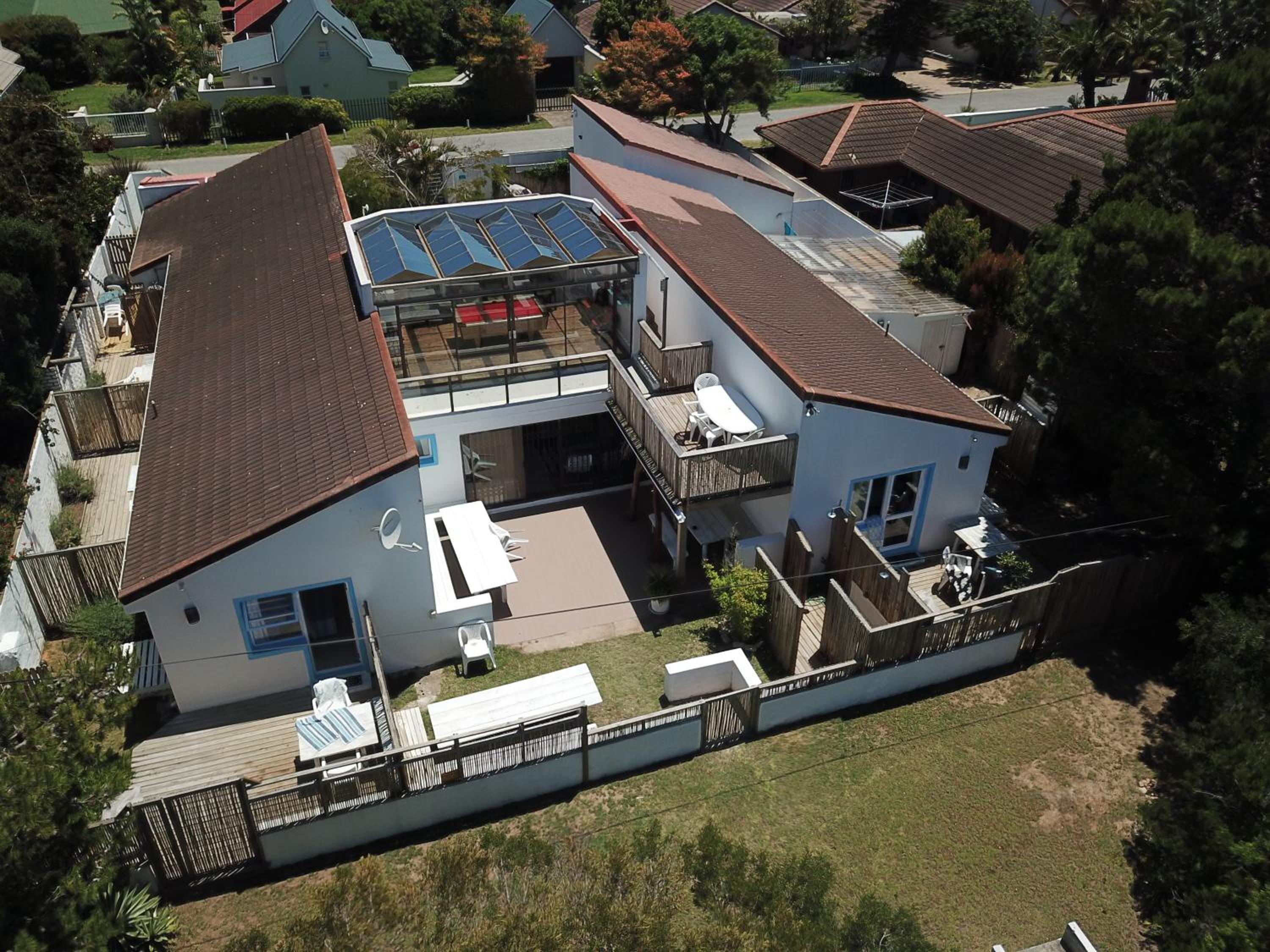 The Green Palm Cottage - Image 2