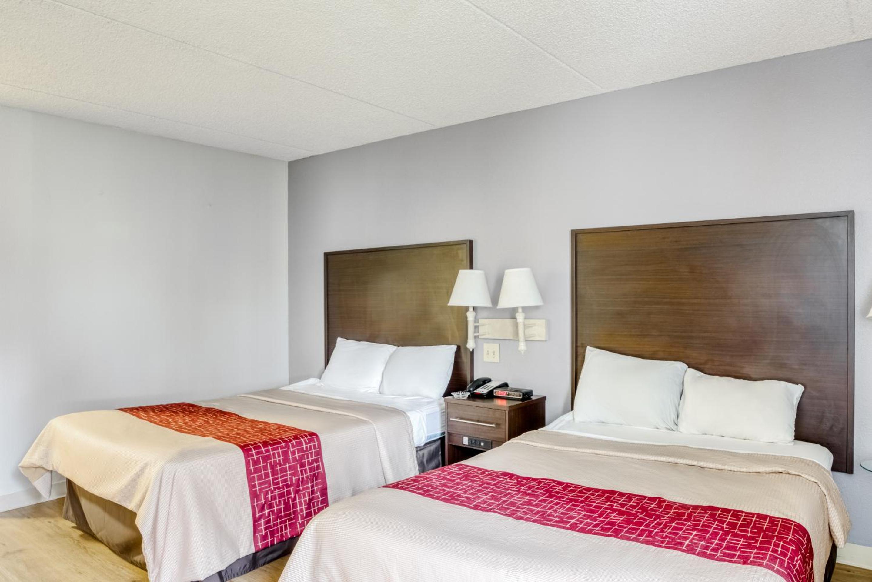 OYO Hotel Burlington South view 5