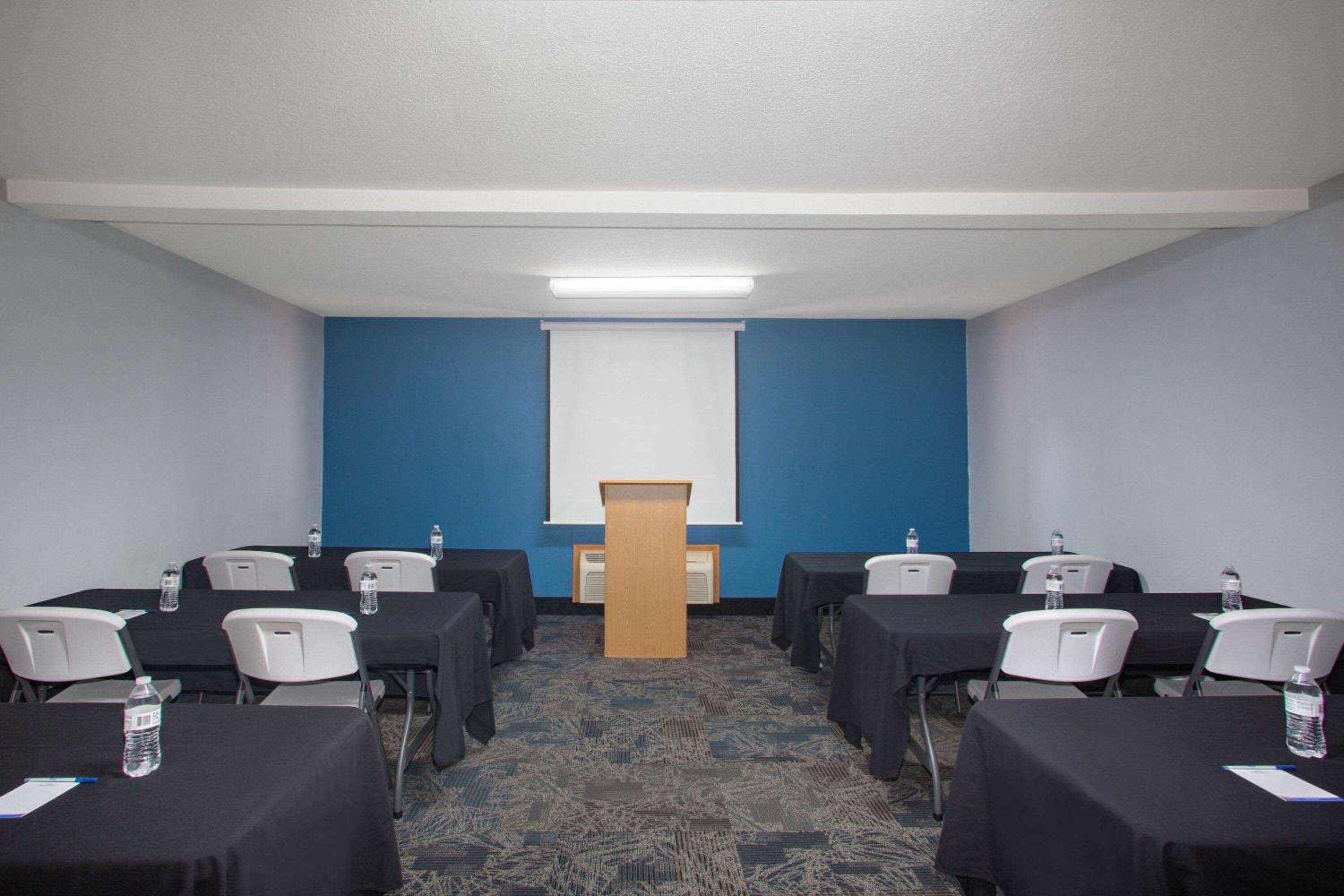 Jefferson City Vacations - Baymont by Wyndham Jefferson City - Property Image 9