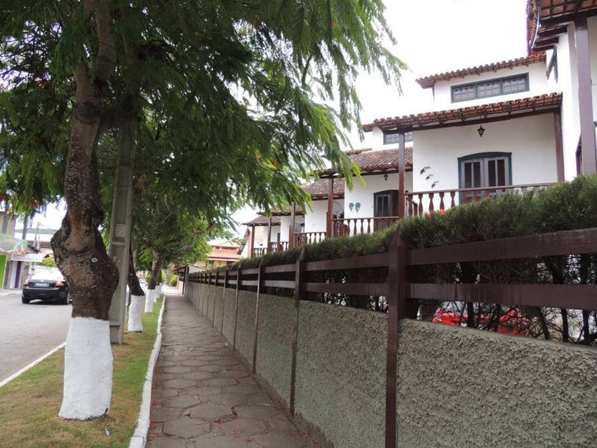 Casa Triplex no Peró