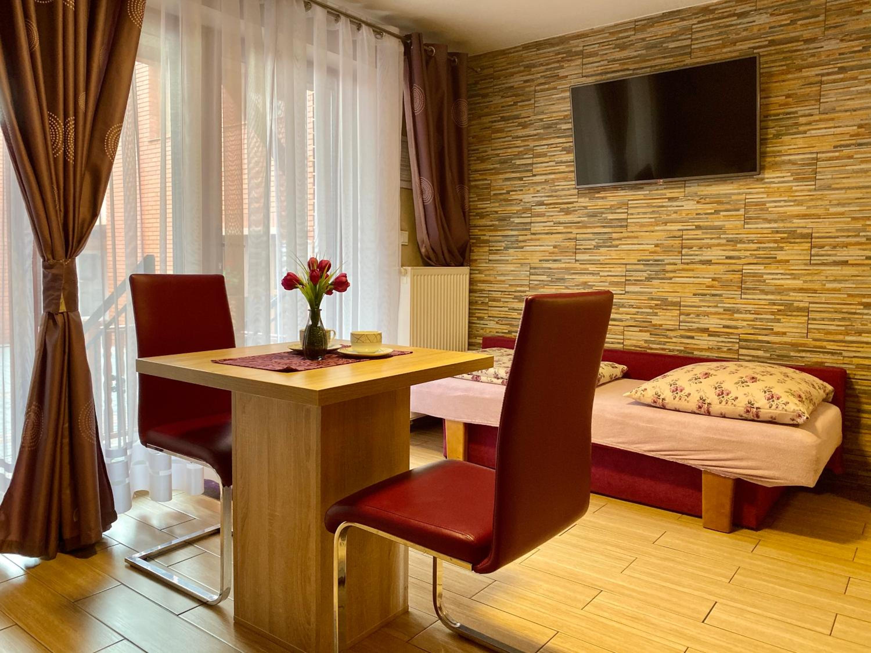Klinkierowa Rezydencja Gniezno view 3
