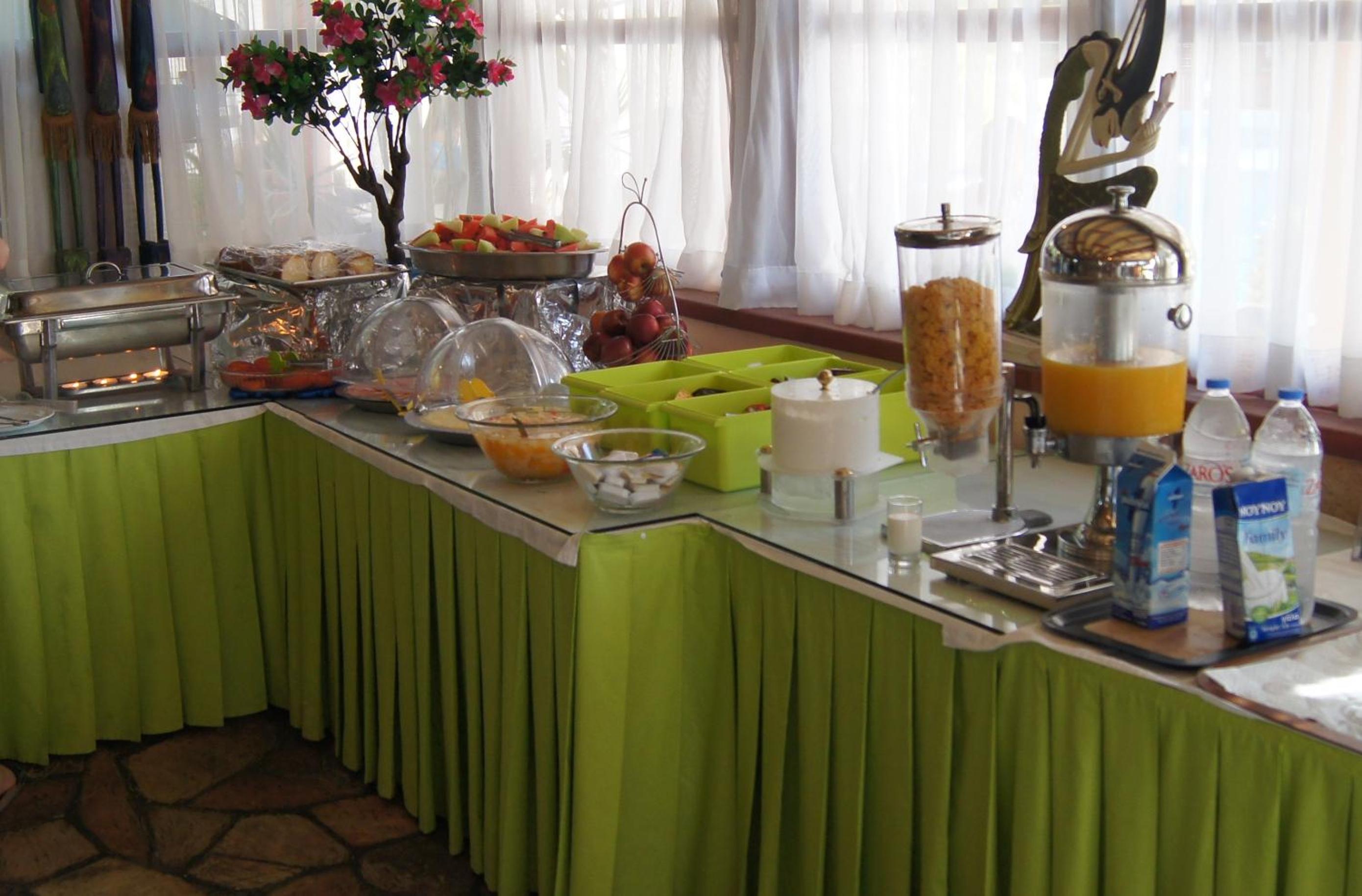 Perla Marina Hotel