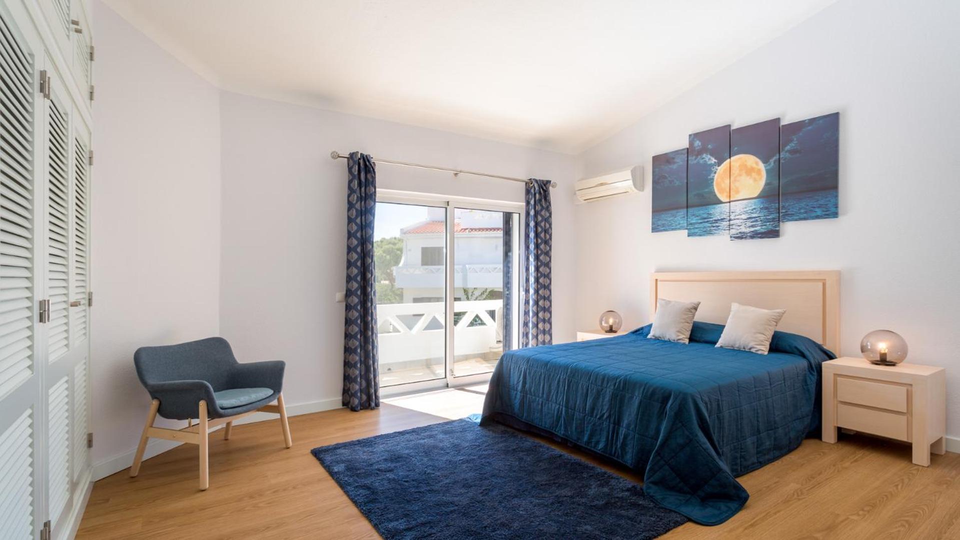 Sienna view 3