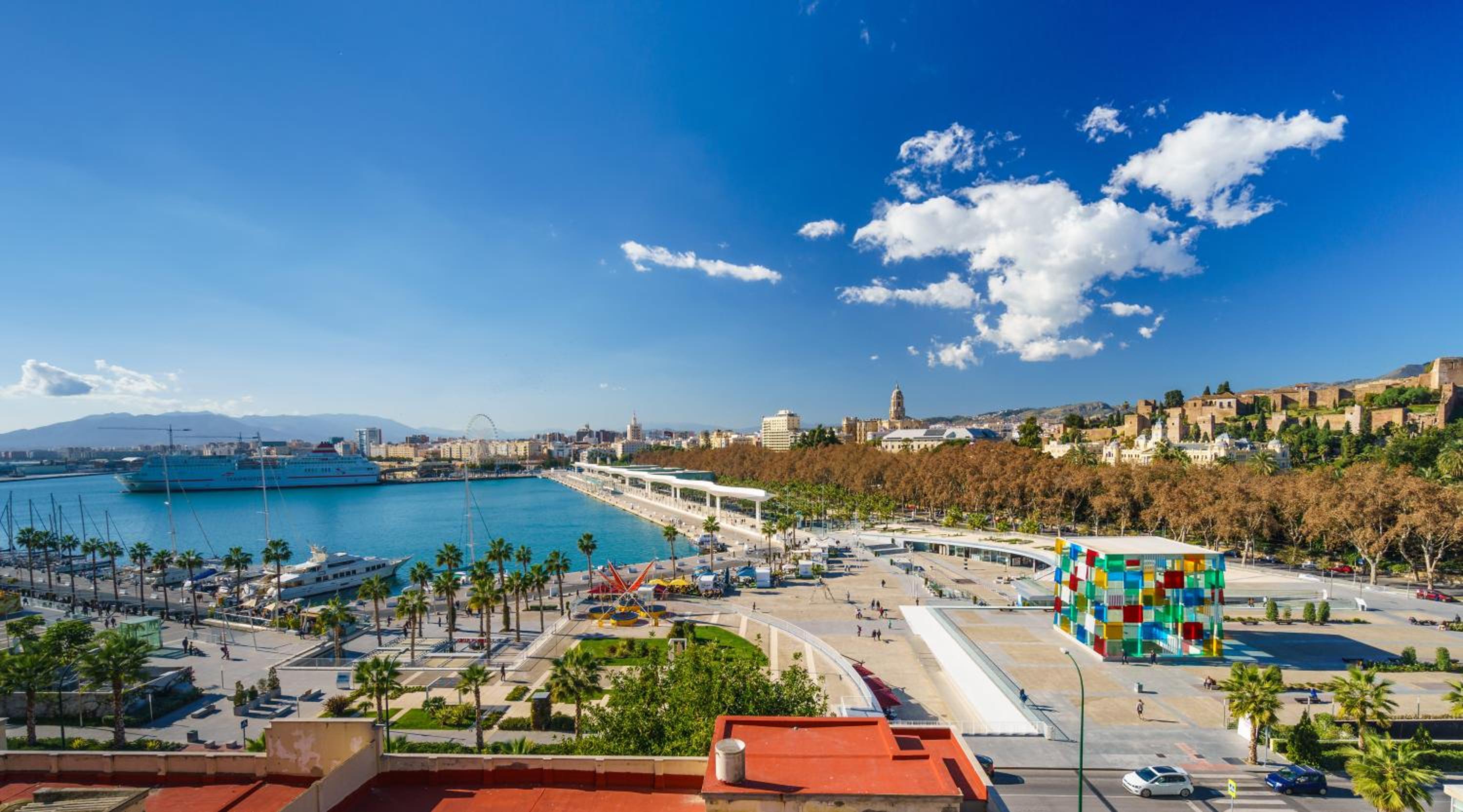LU&CIA Málaga Skyline