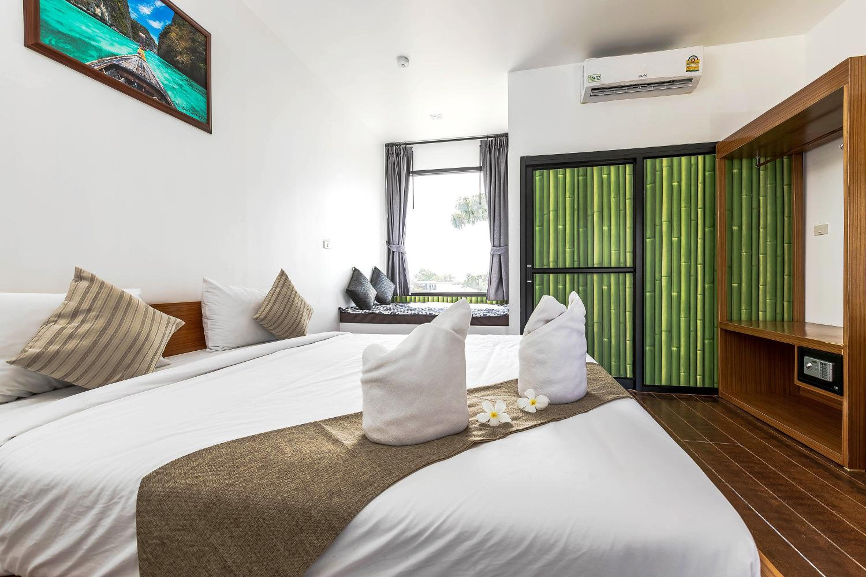 Phi Phi Chang Grand Resort