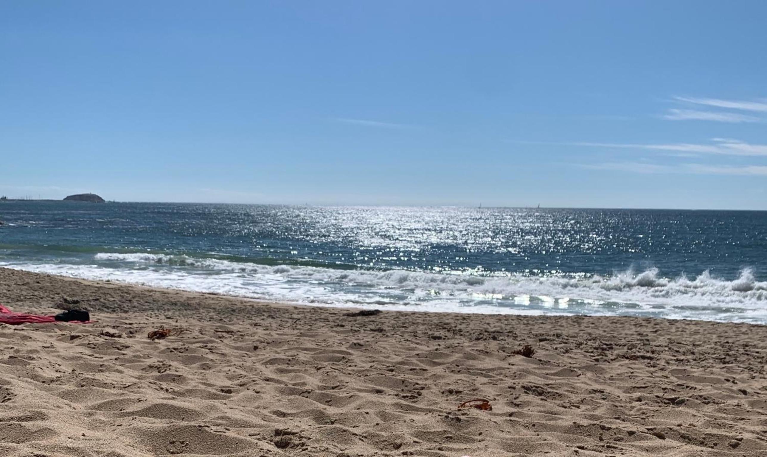 CASA con piscina temperada, tinaja y quincho próxima a Playa Sn Alfonso