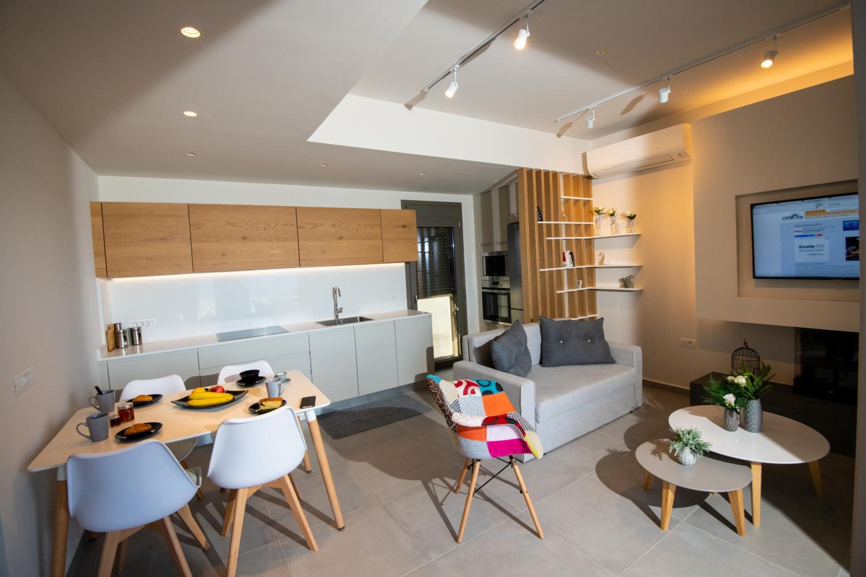 LENICO Seafront Villa view 5